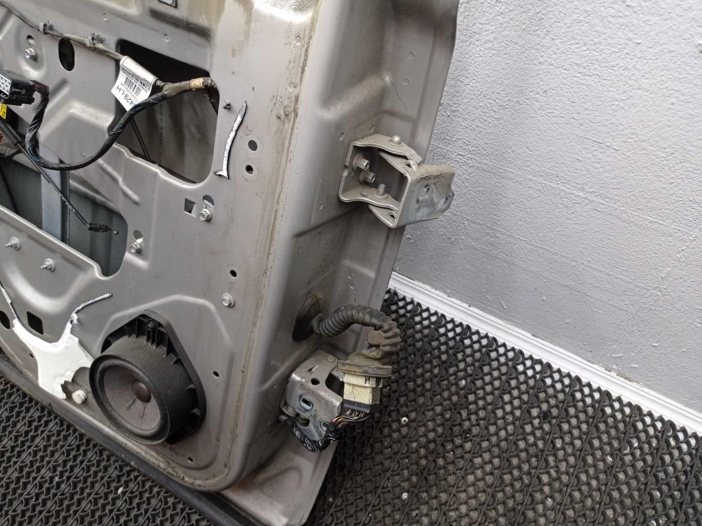 Дверь задняя левая