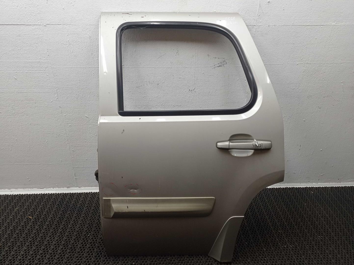 Дверь задняя левая