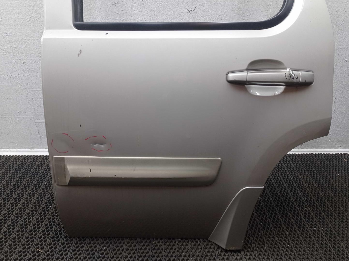 Дверь задняя левая