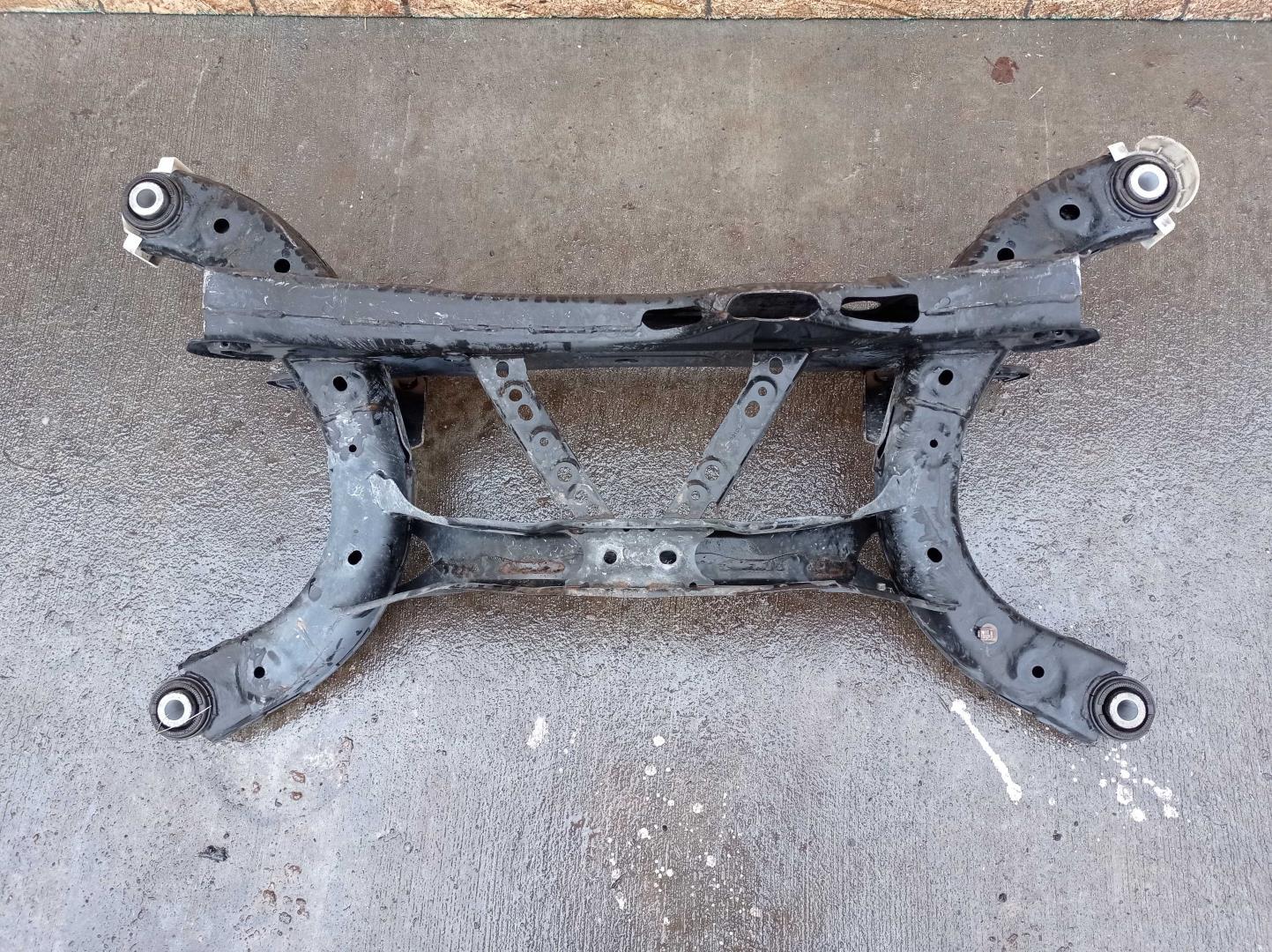 Балка задняя