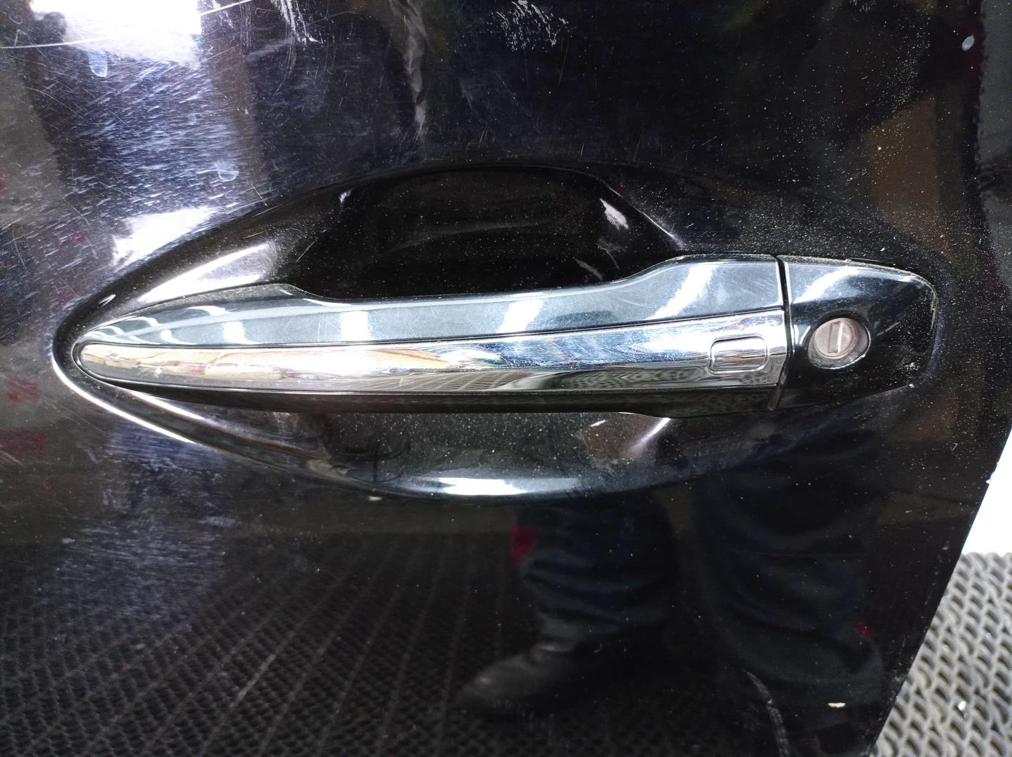 Дверь передняя левая