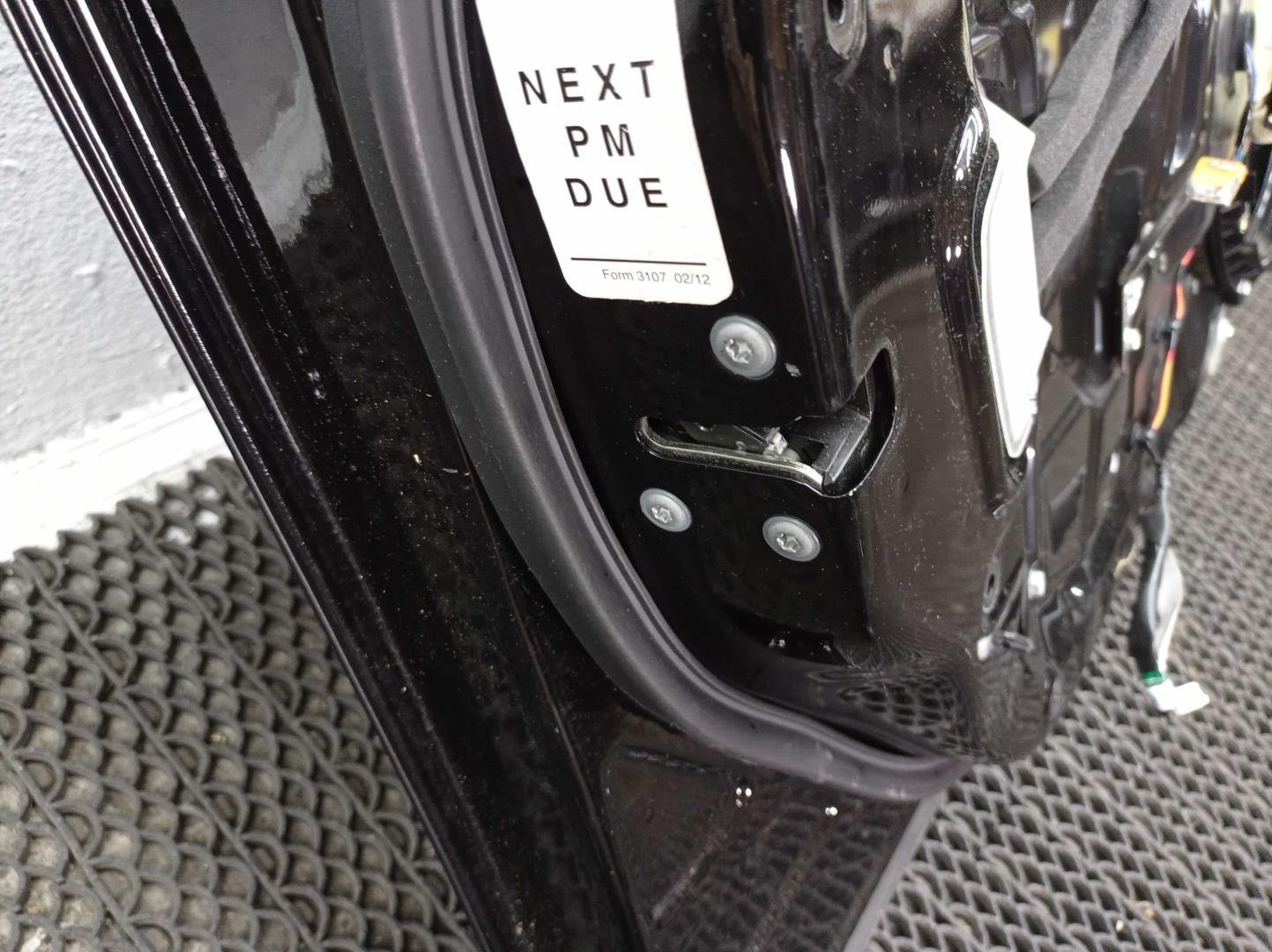 Дверь передняя левая