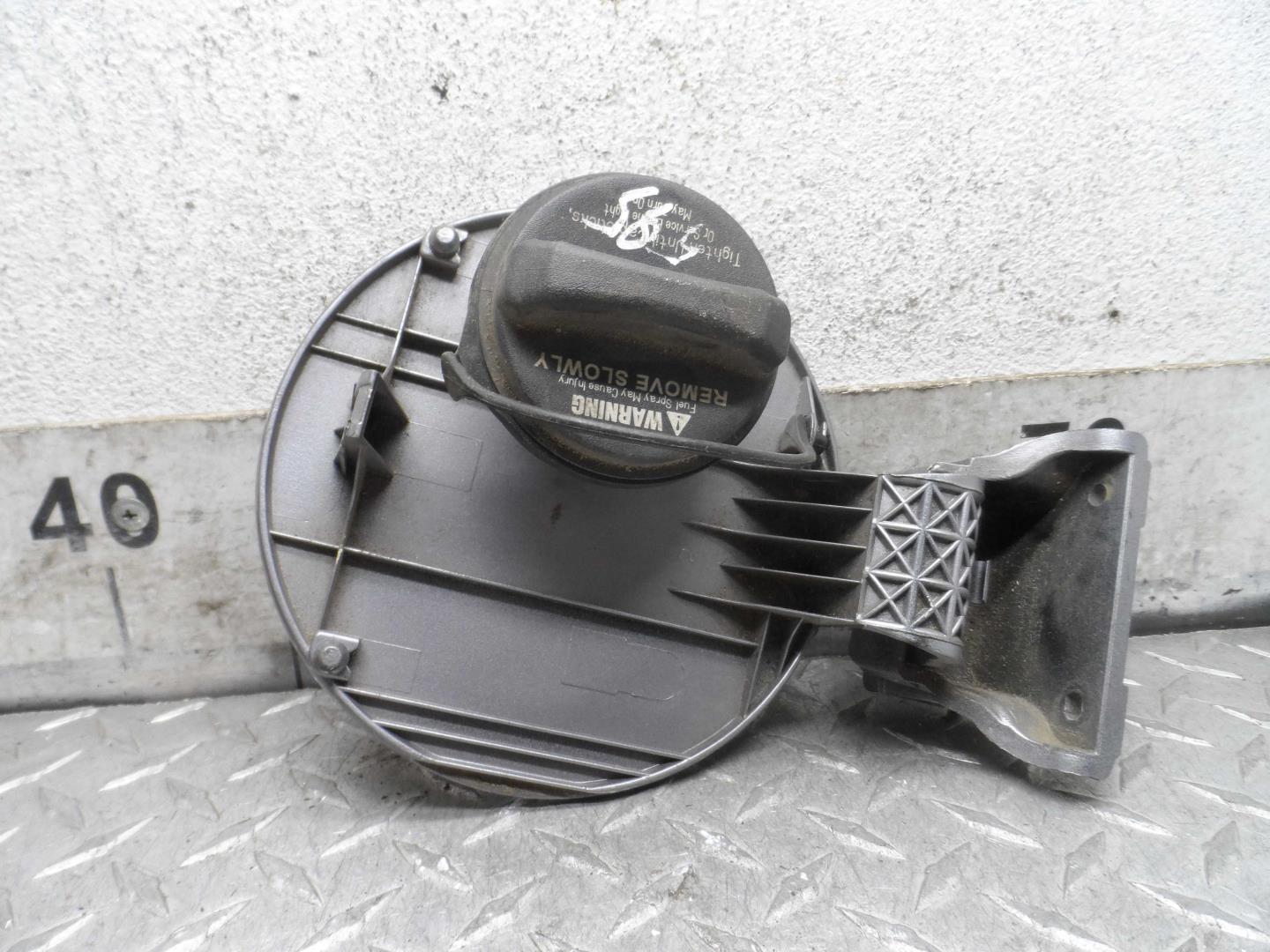 Лючок бензобака