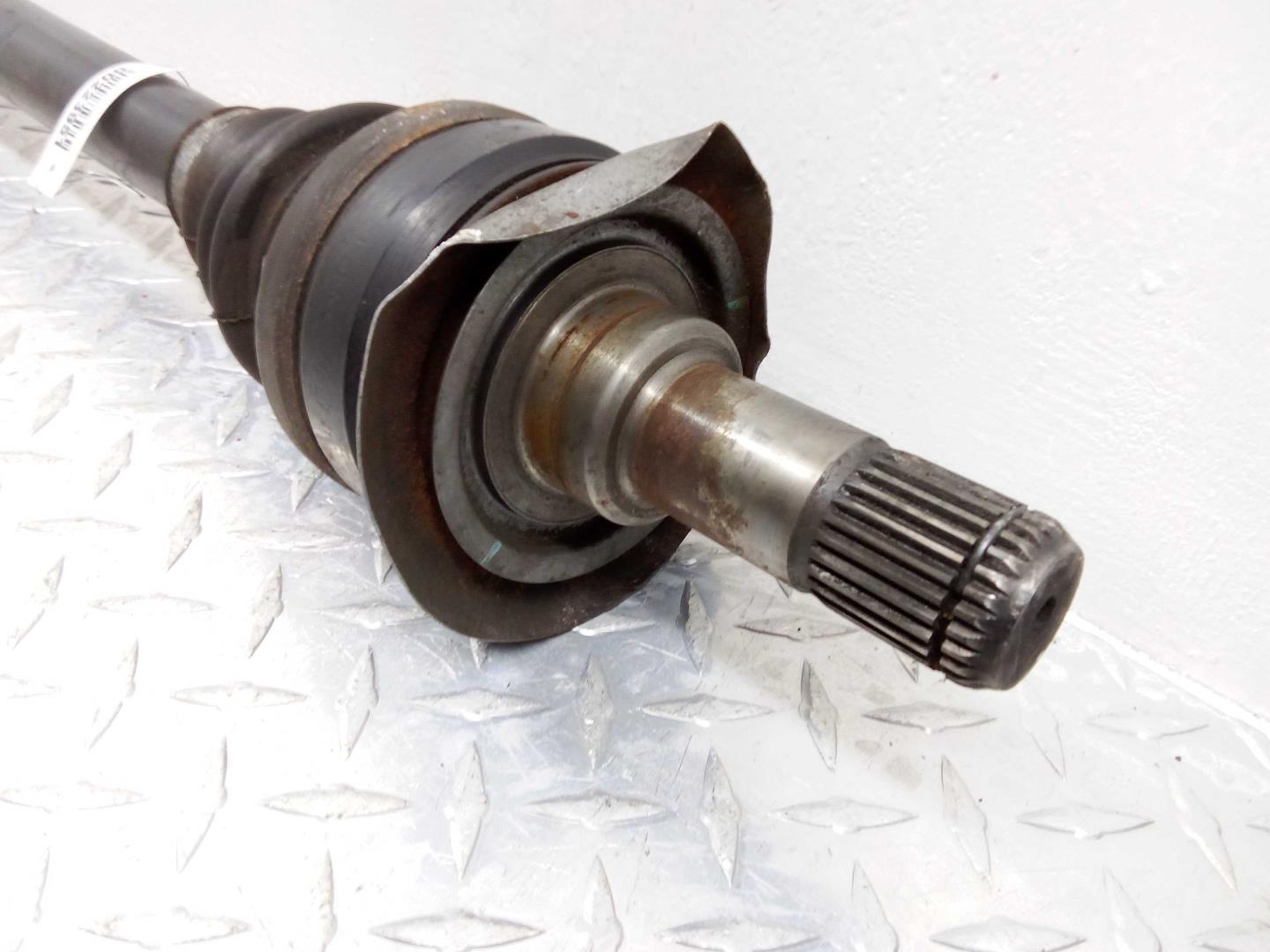 Полуось задняя левая