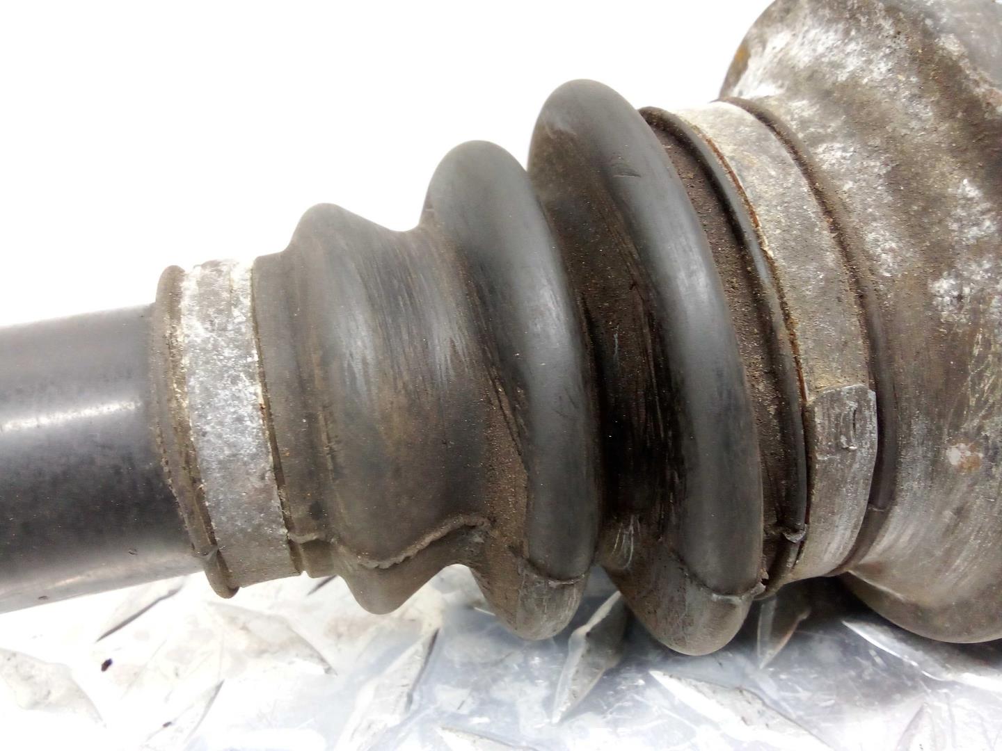 Полуось задняя левая