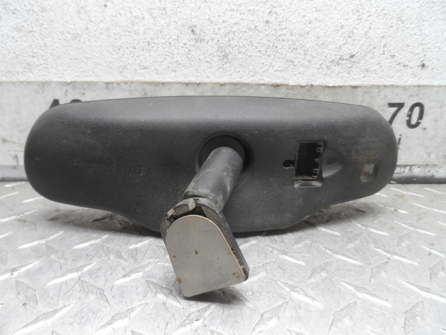 Зеркало заднего вида