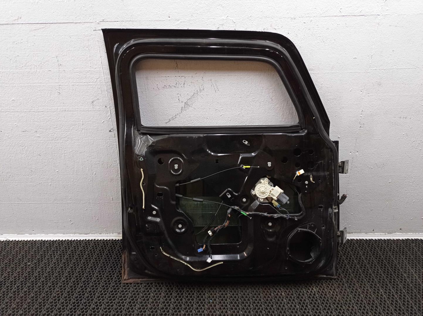 Ручка двери передней наружная левая