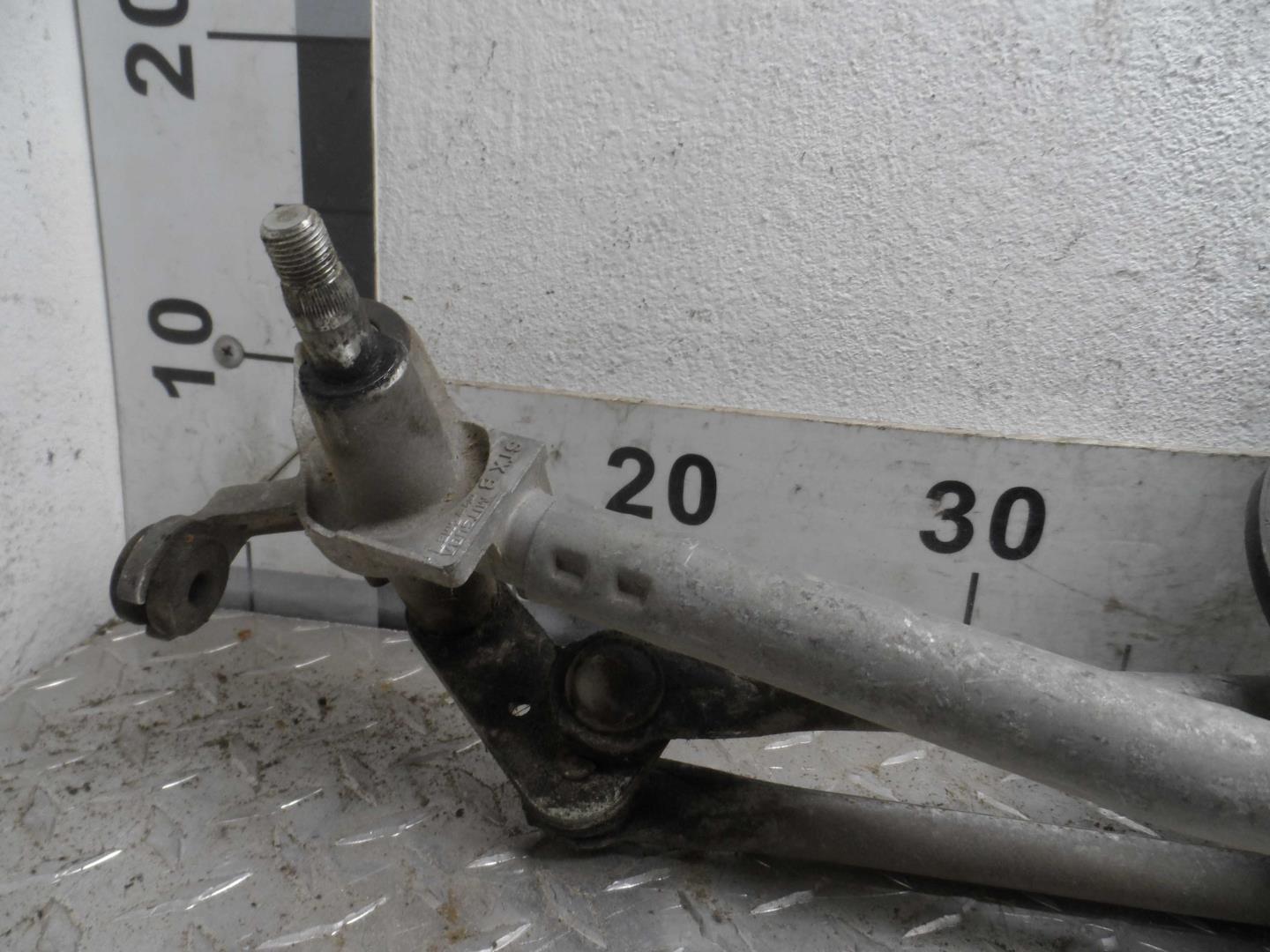 Трапеция стеклоочистителей