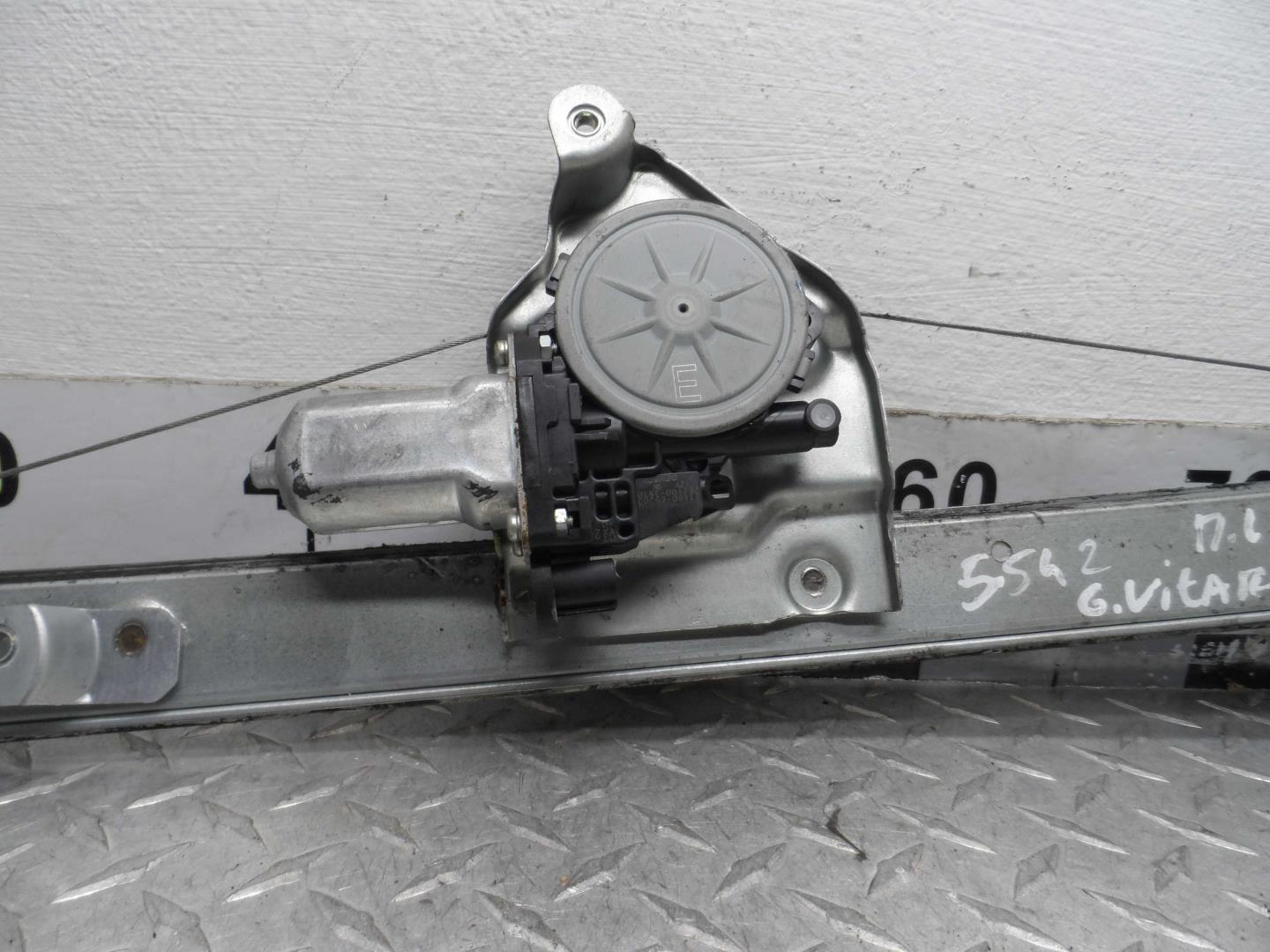 Стеклоподъемник электр. передний левый