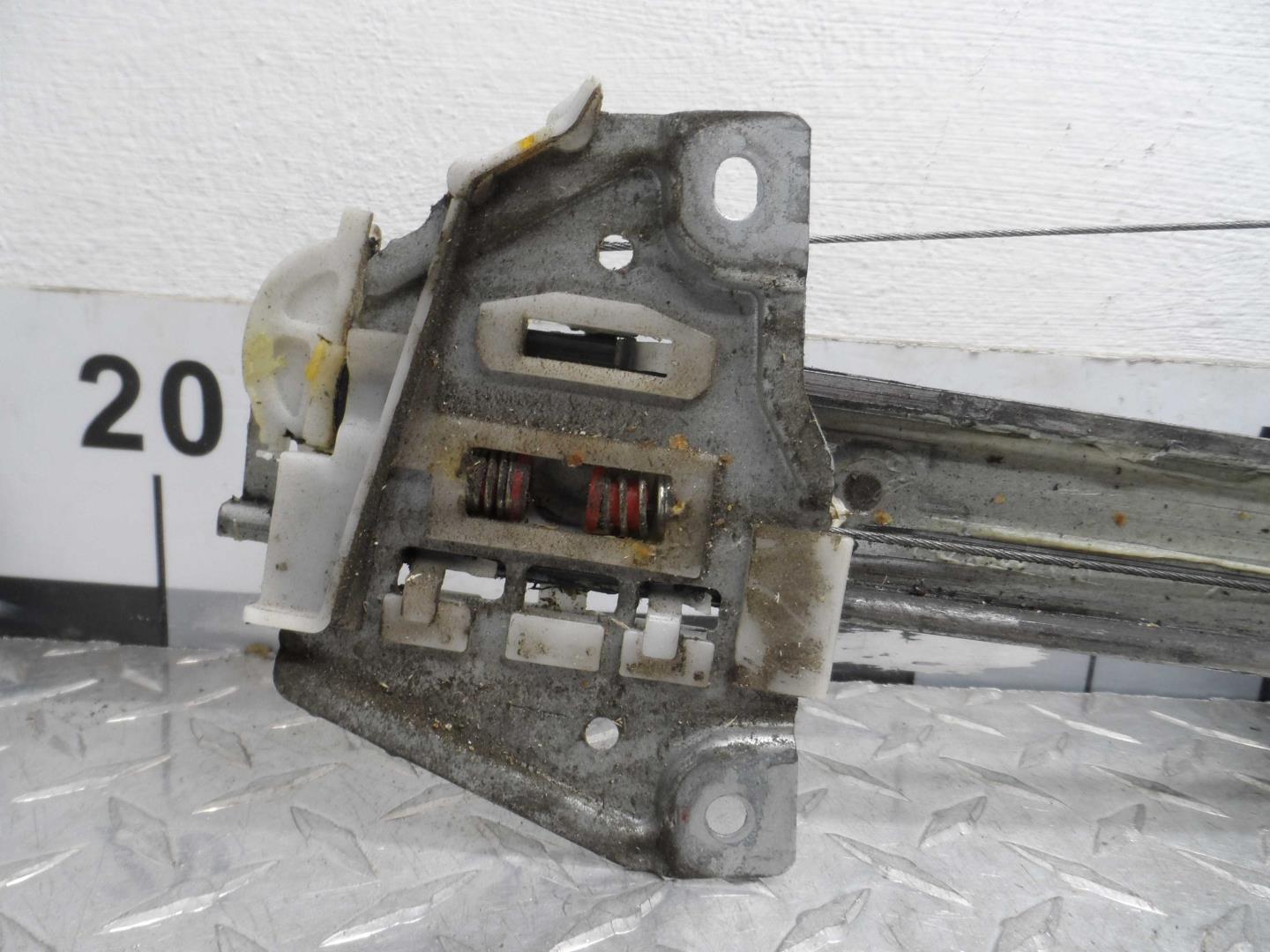 Стеклоподъемник электр. передний левый