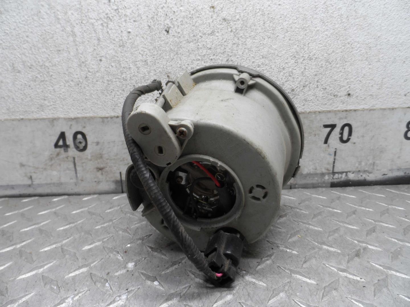 Фонарь задний в бампер левый