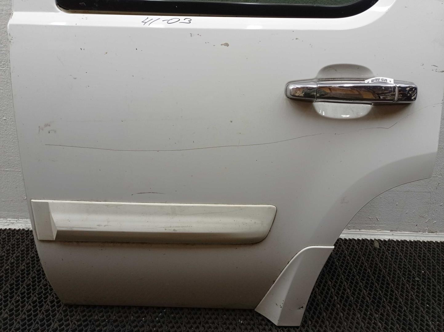 Замок двери задней левой