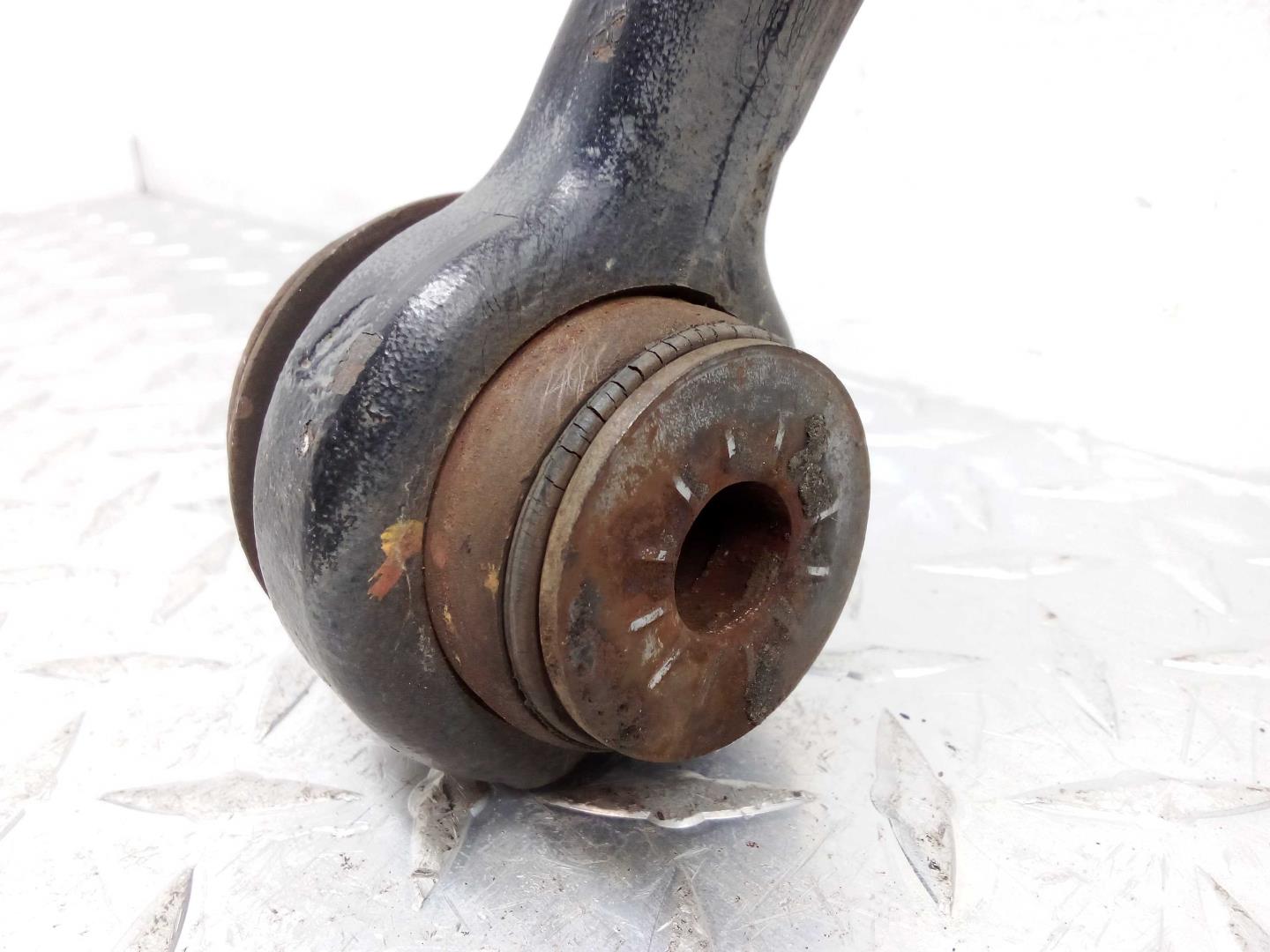 Рычаг передний верхний левый