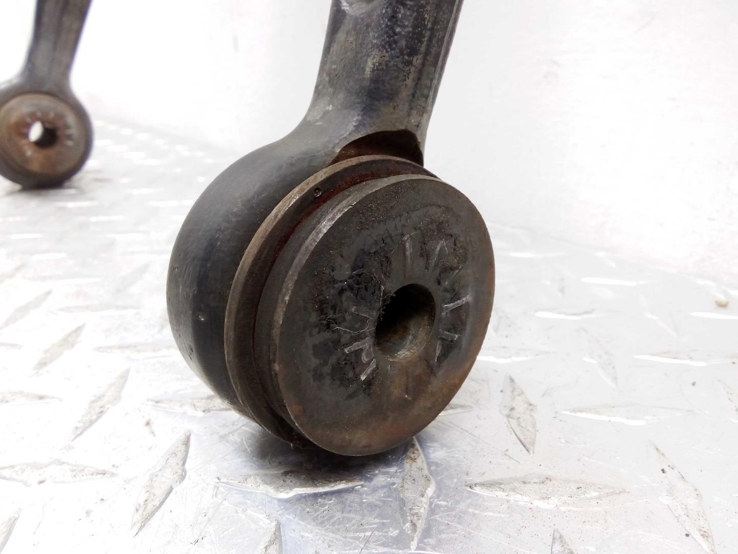 Рычаг передний верхний левый