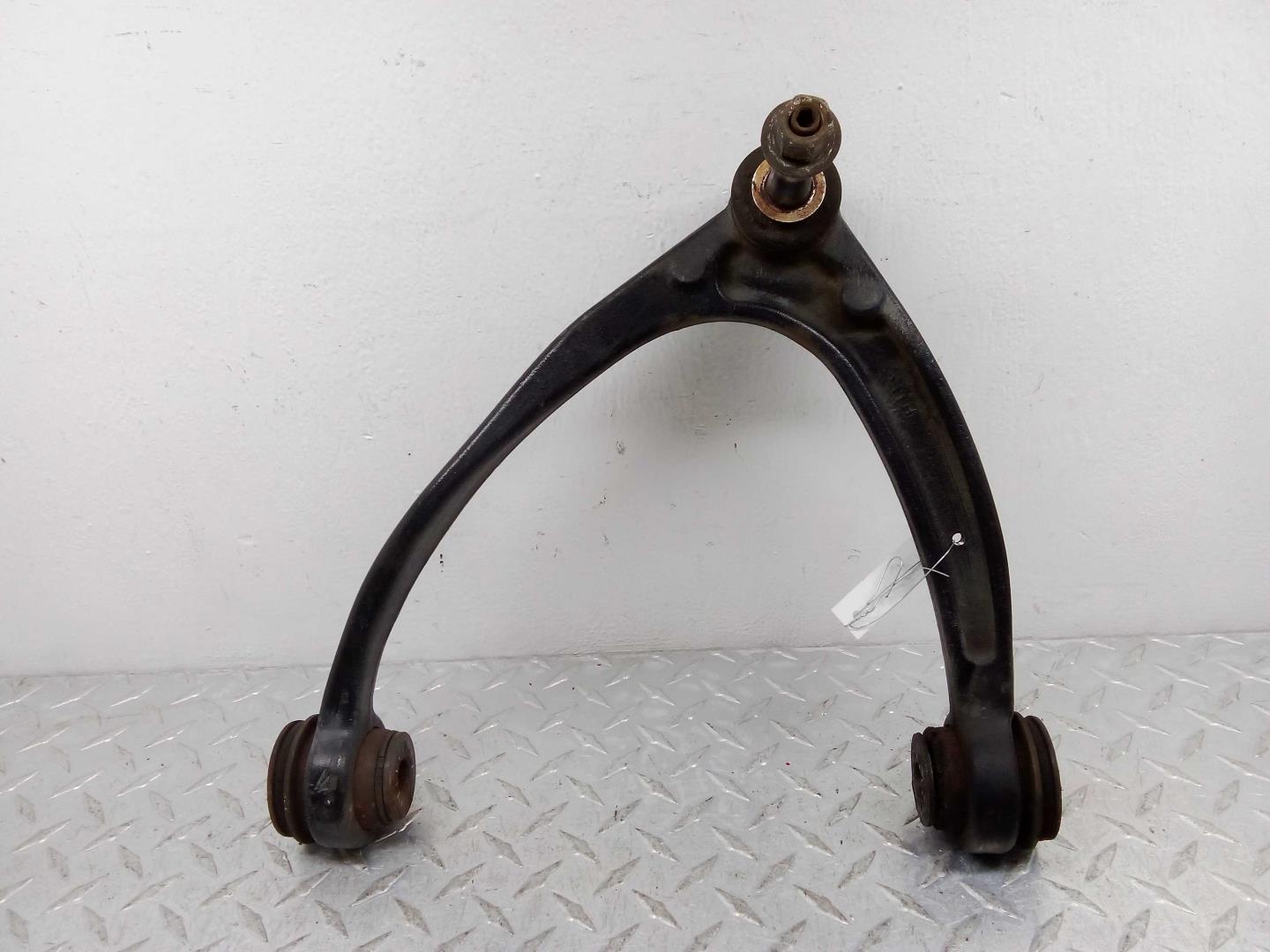 Рычаг передний верхний левый