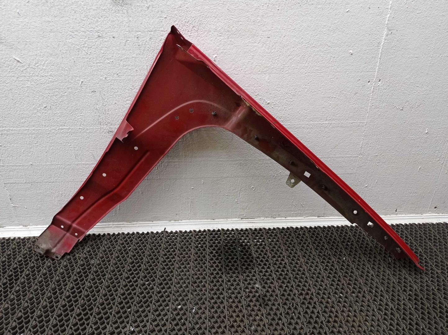 Крыло переднее левое