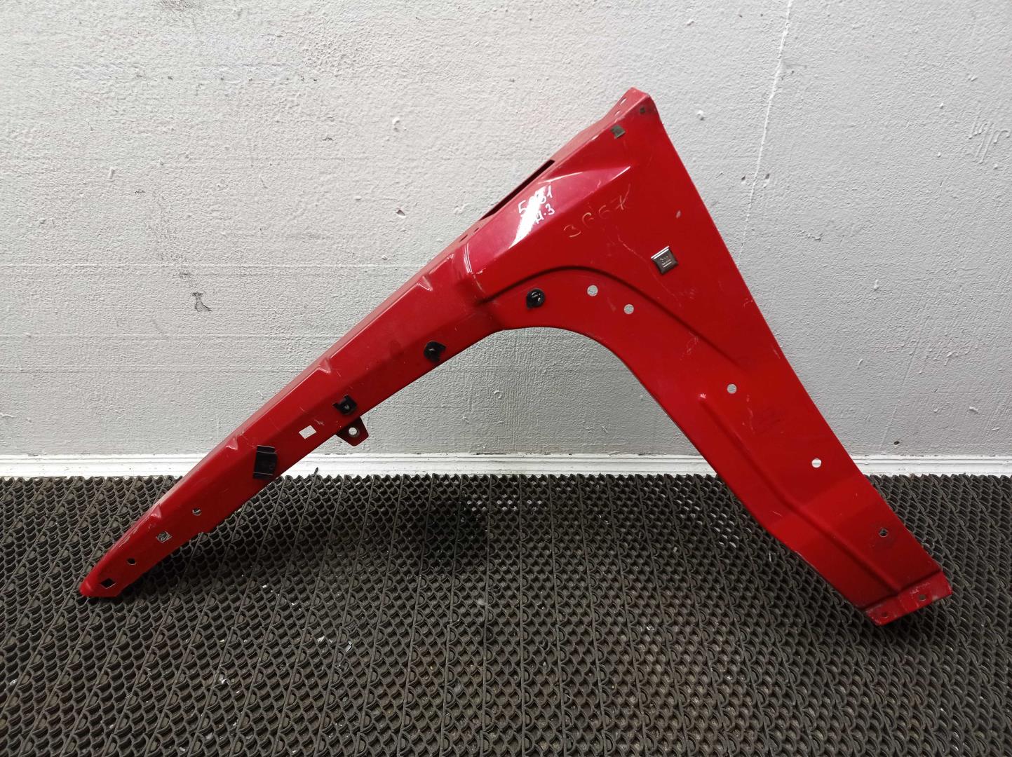 Крыло переднее левое