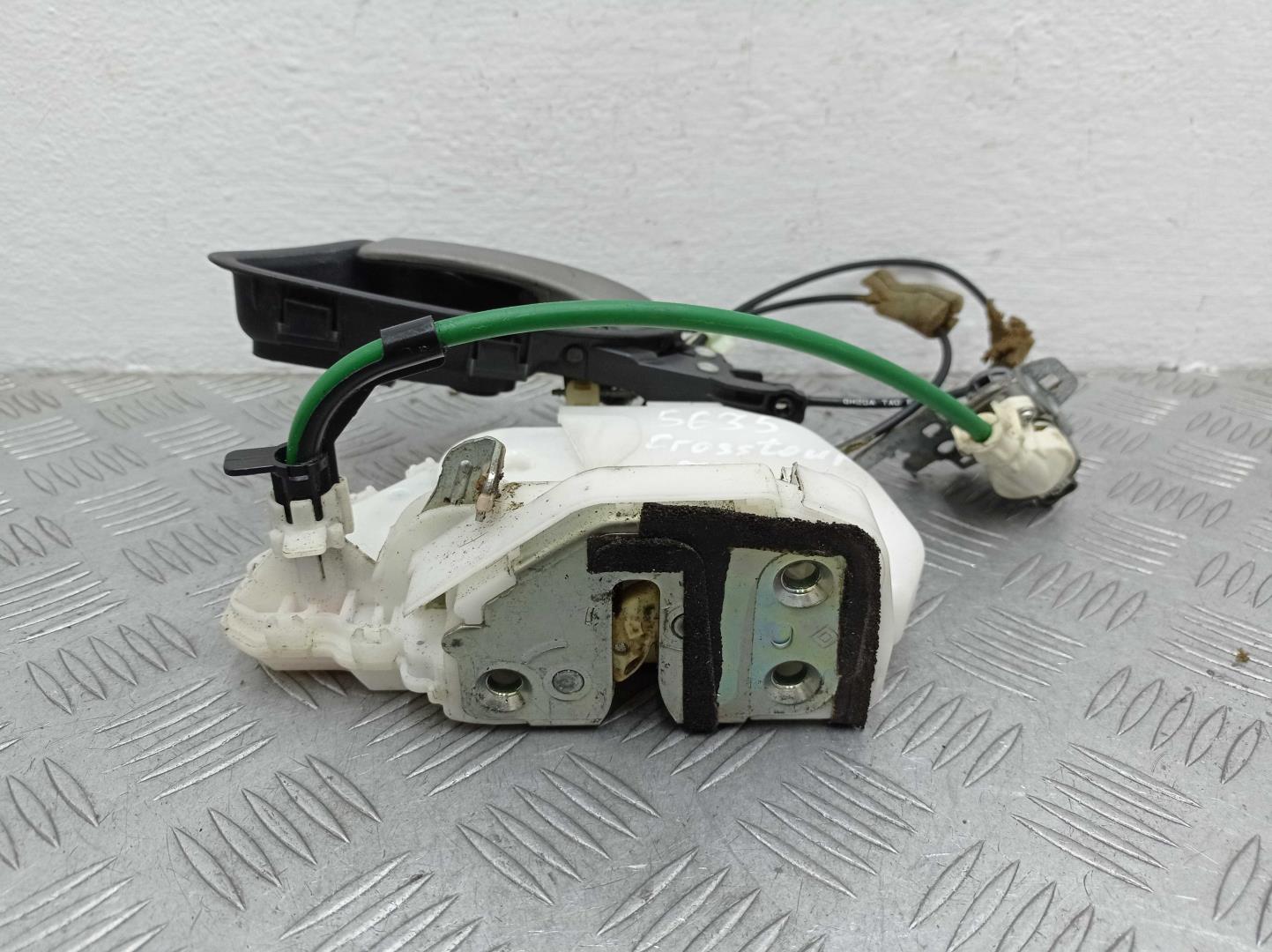 Замок двери передней левой