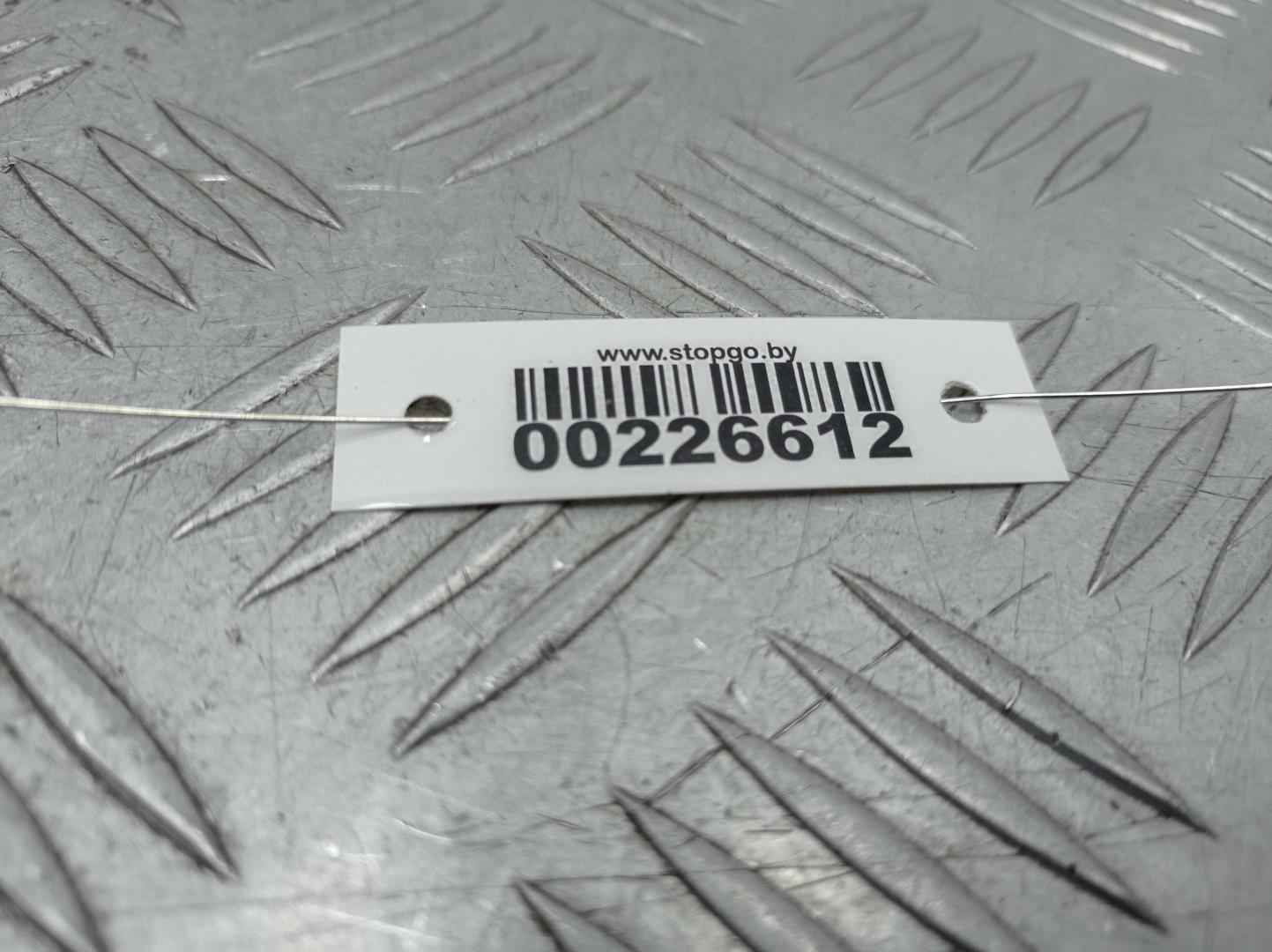 Замок двери передней левой