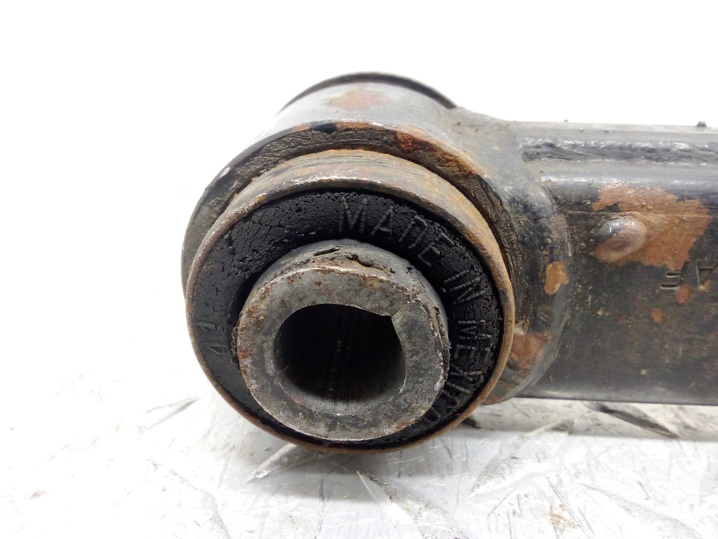 Рычаг задний левый