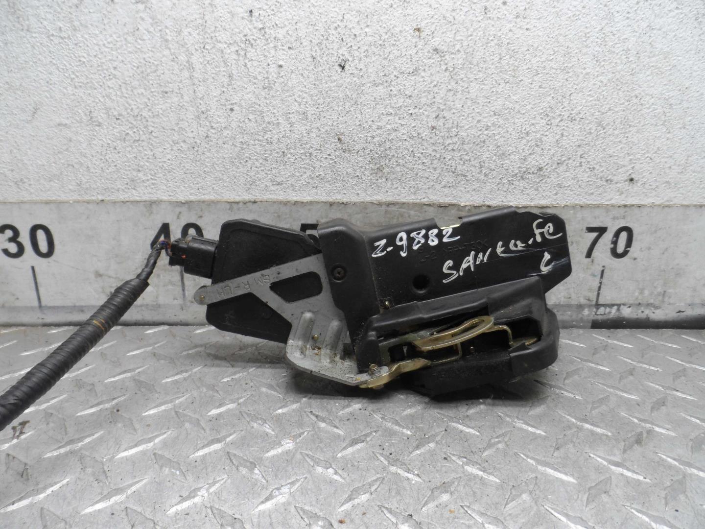 Замок двери задней левой