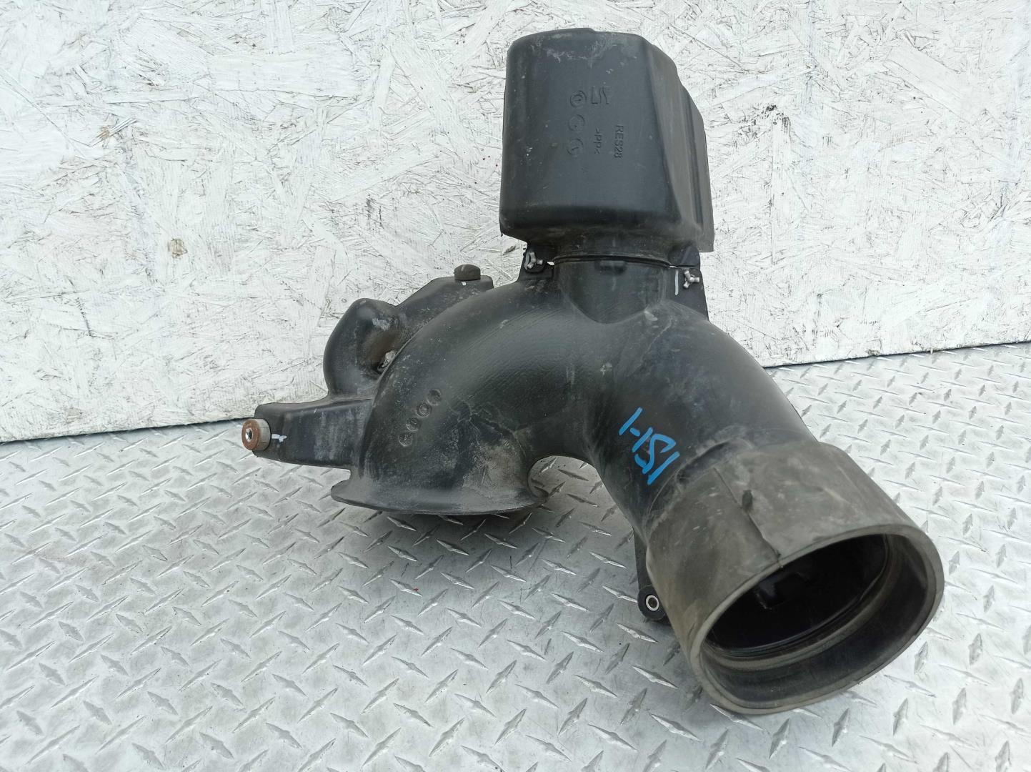 Патрубок воздушного фильтра