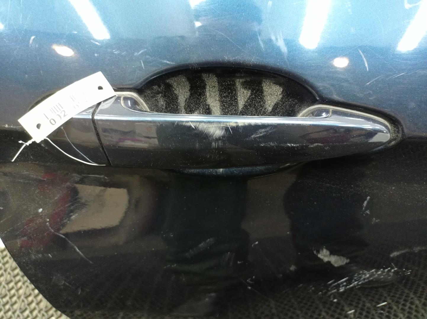 Стекло двери задней правой