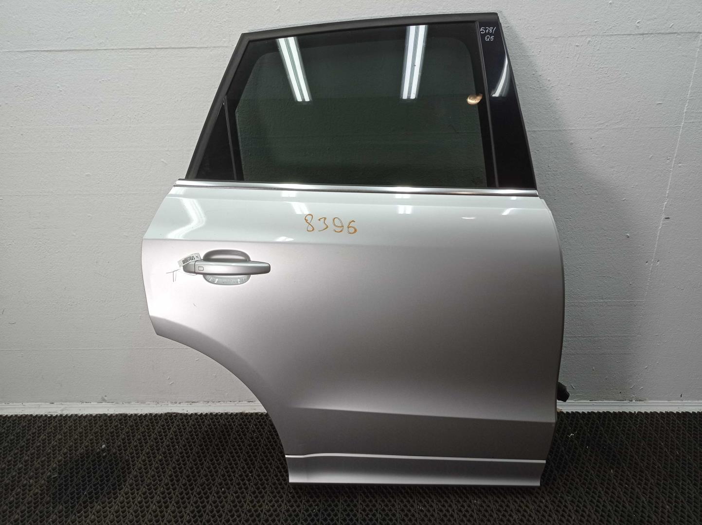 Замок двери задней правой