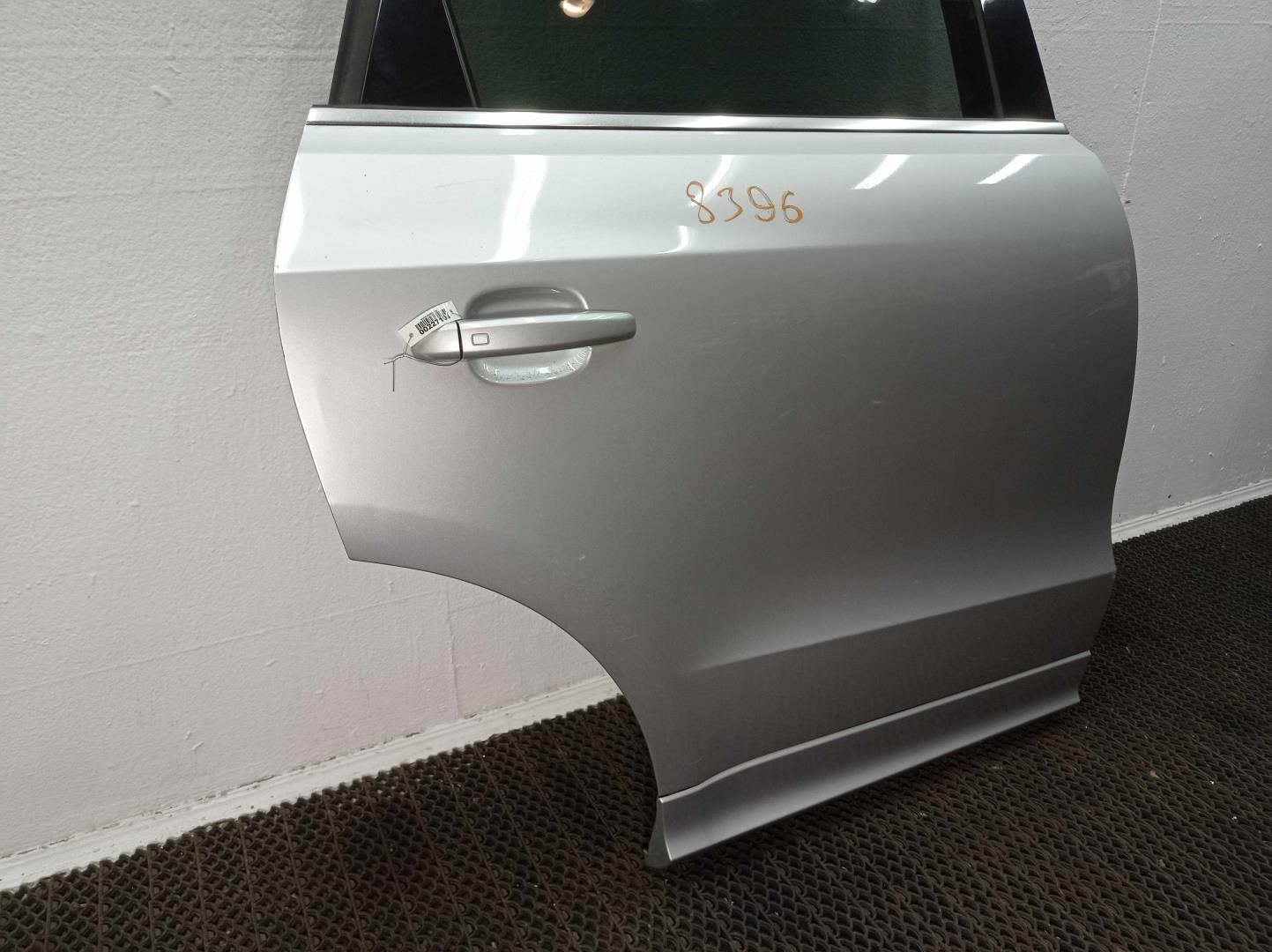 Замок двери задней правой