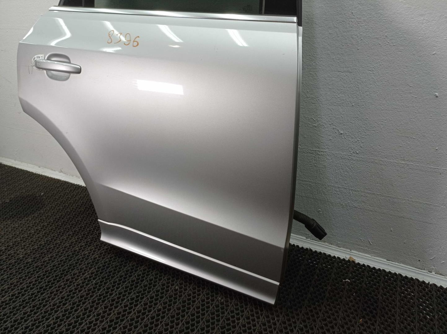 Замок двери задней правой