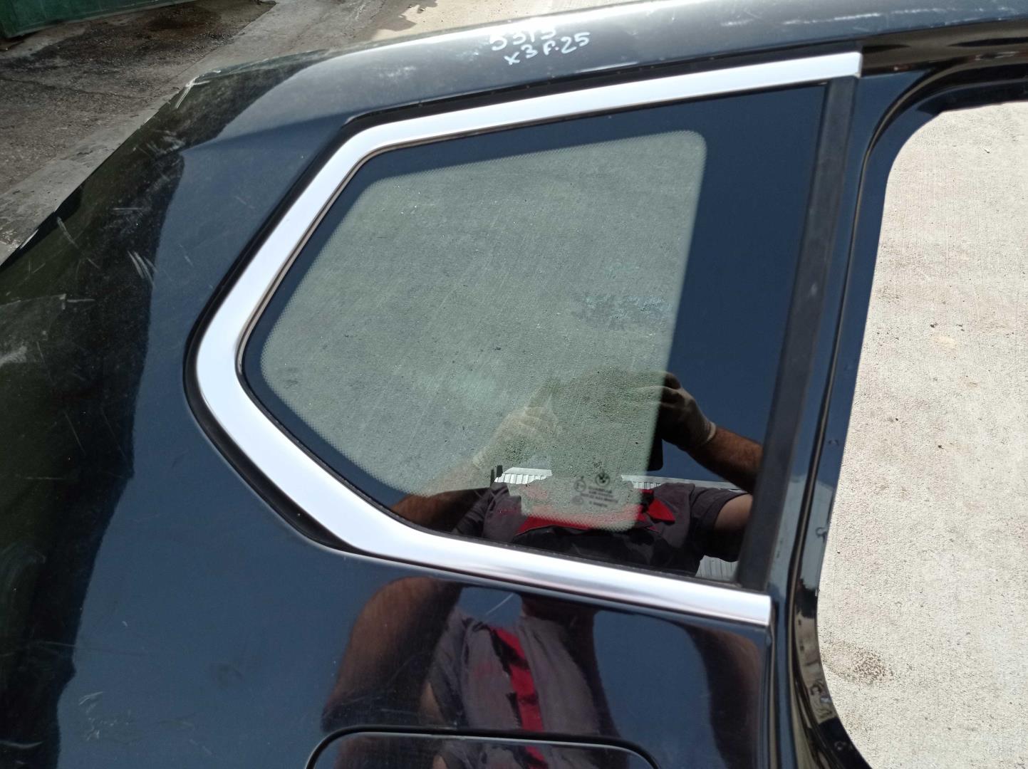 Стекло кузовное глухое правое