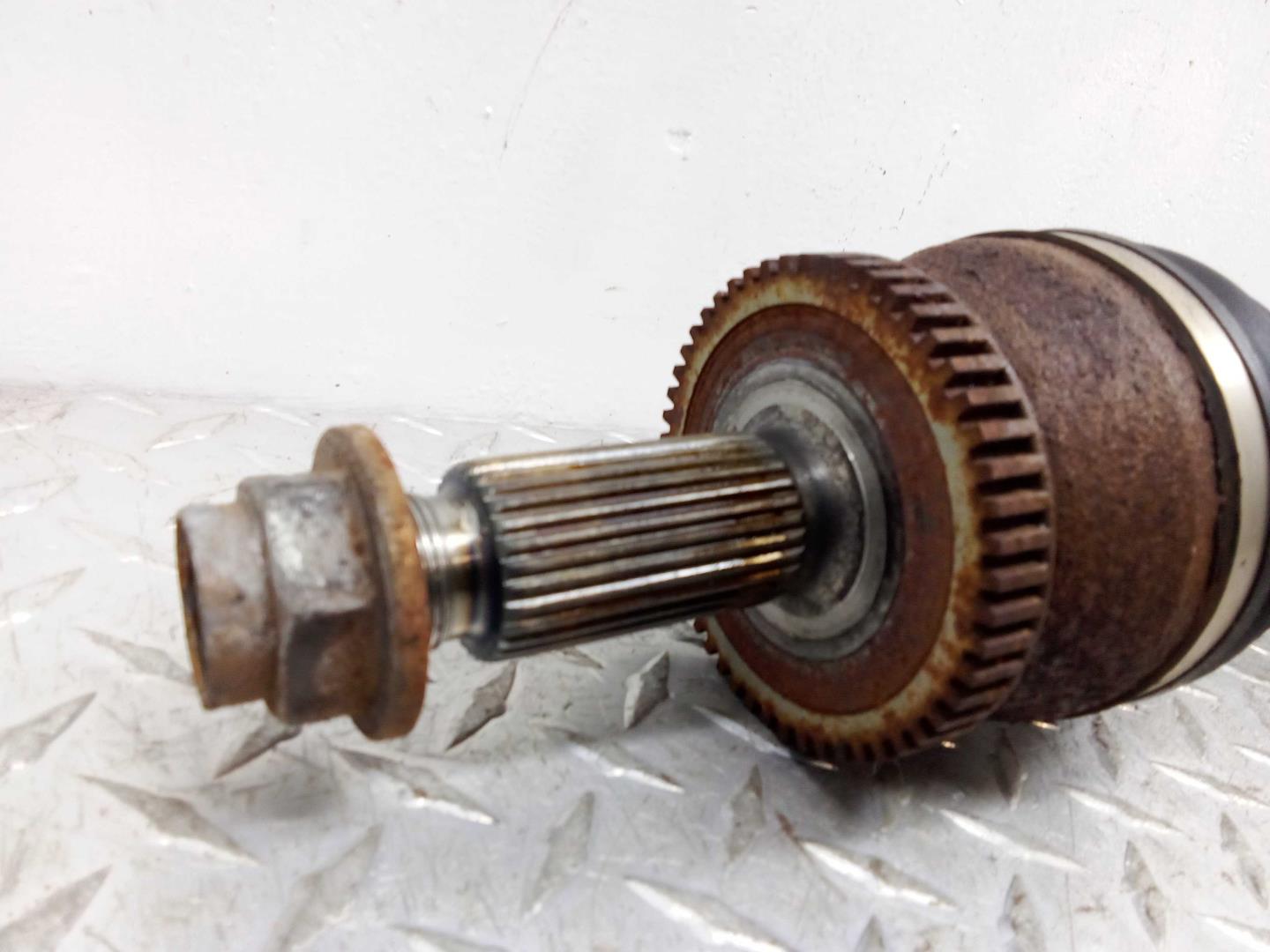 Полуось передняя левая