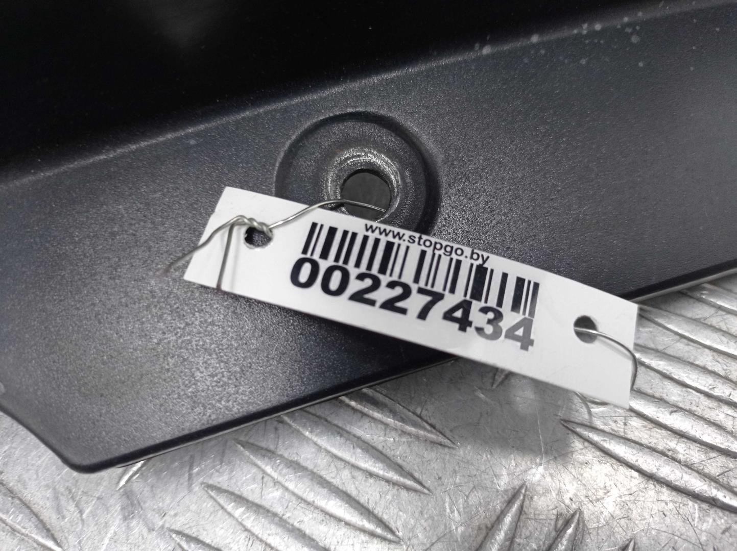 Фонарь задний наружный левый