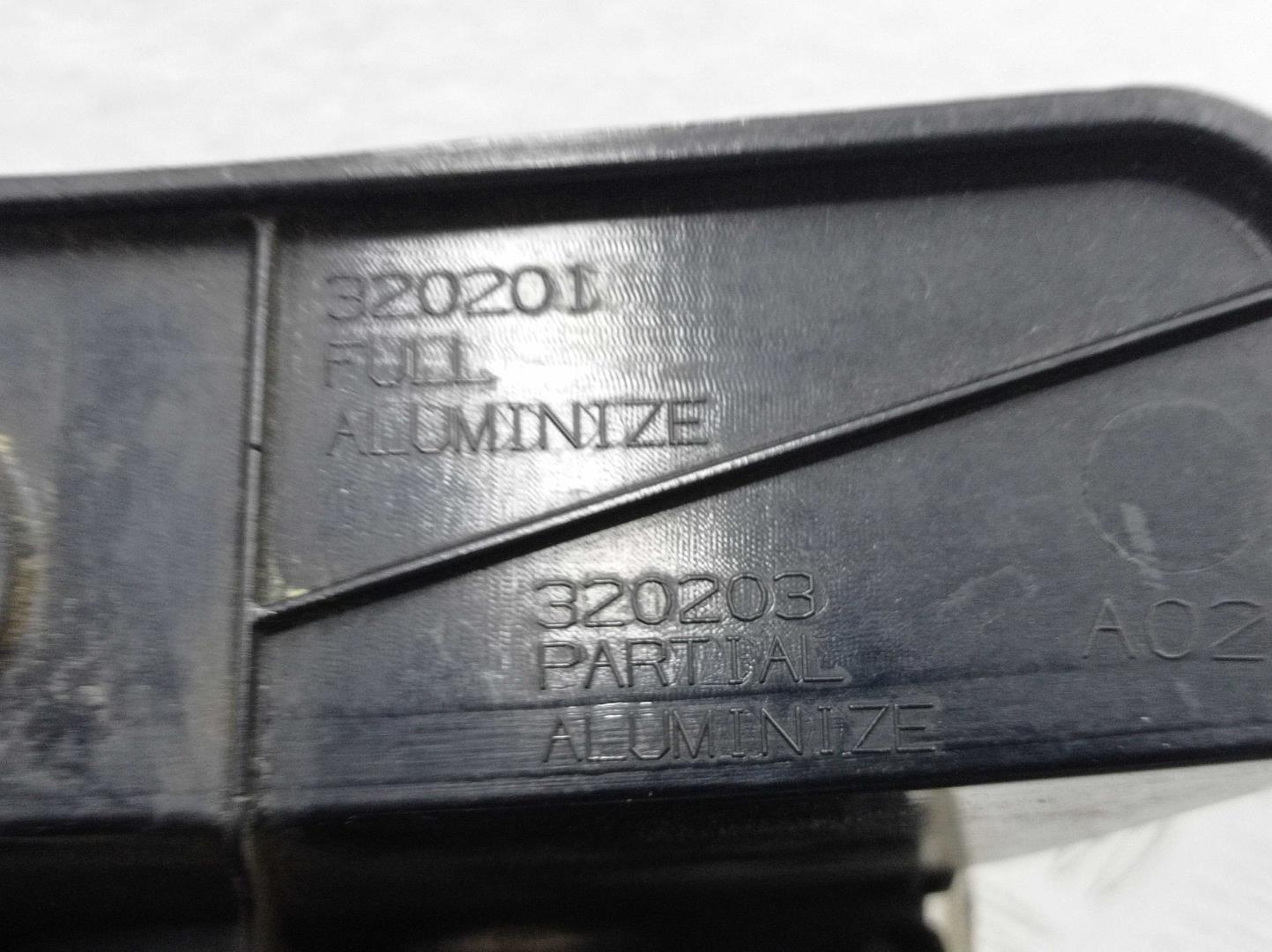 Фонарь задний наружный левый