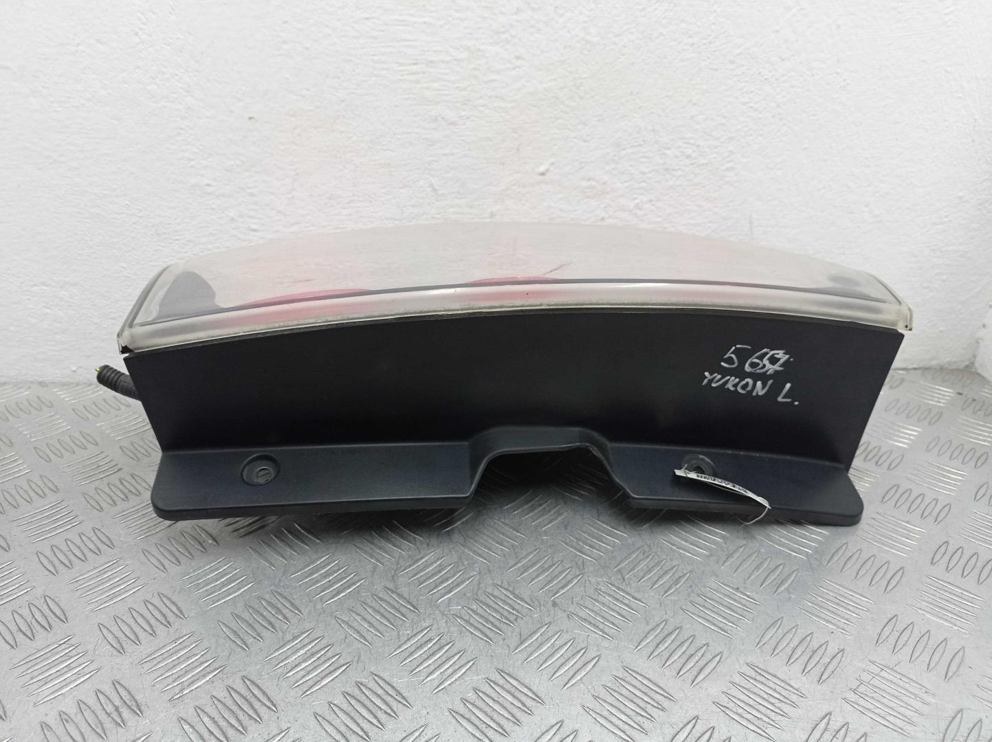 Фонарь задний наружный левый