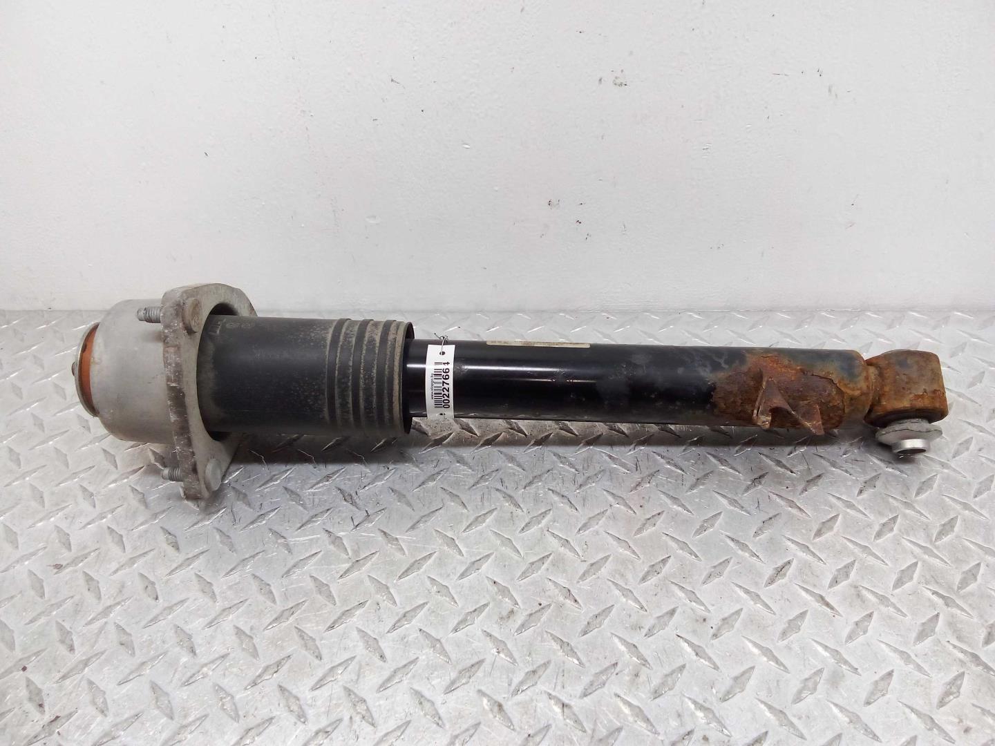 Амортизатор задний правый