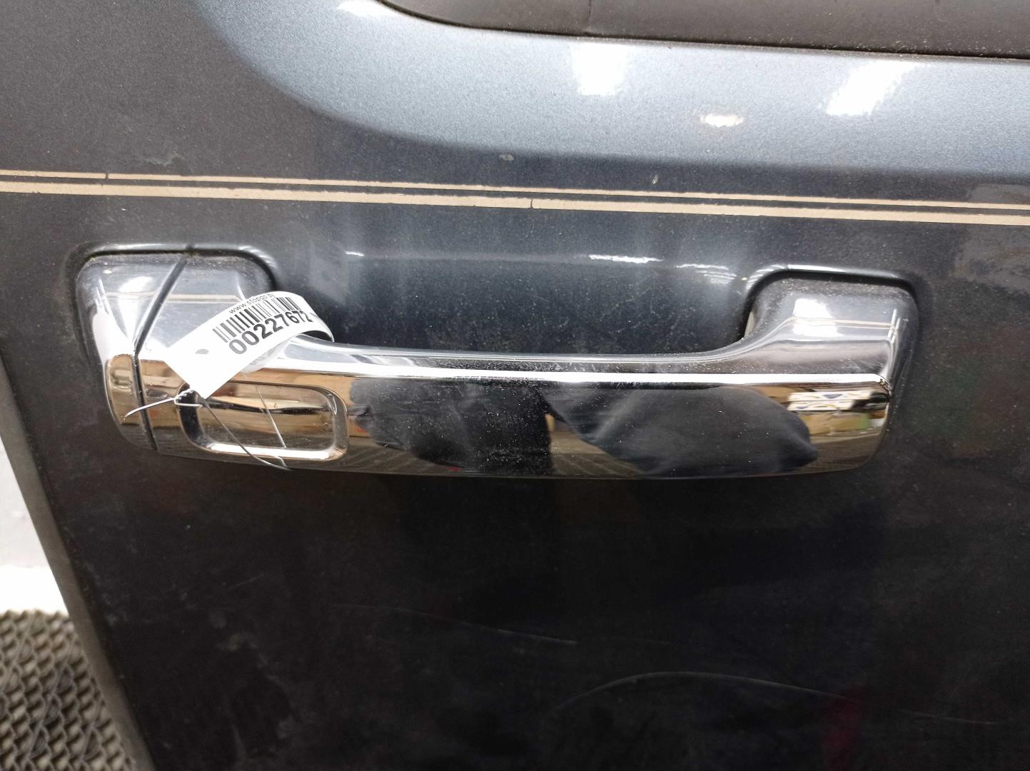 Петля двери передней