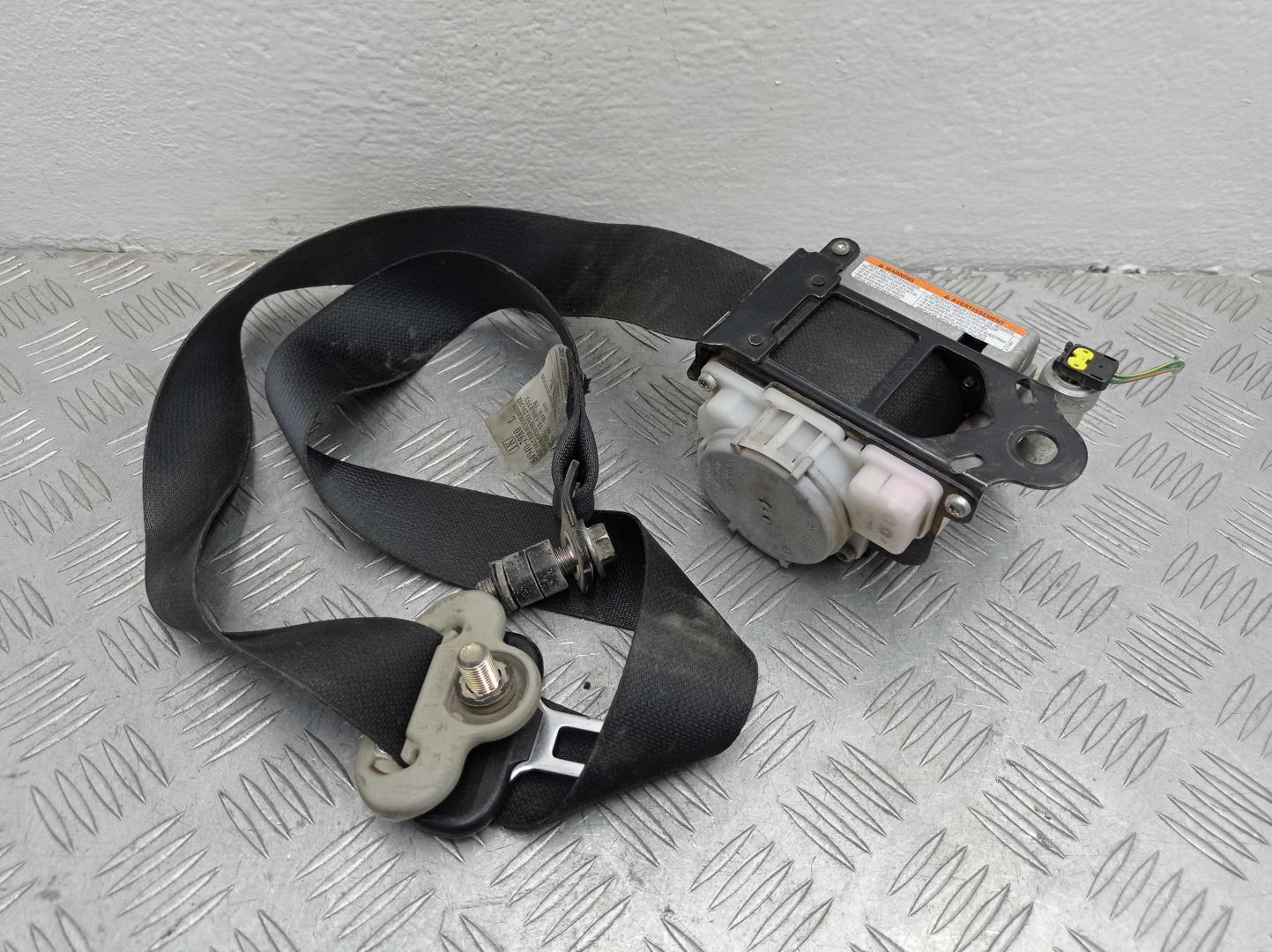 Ремень безопасности