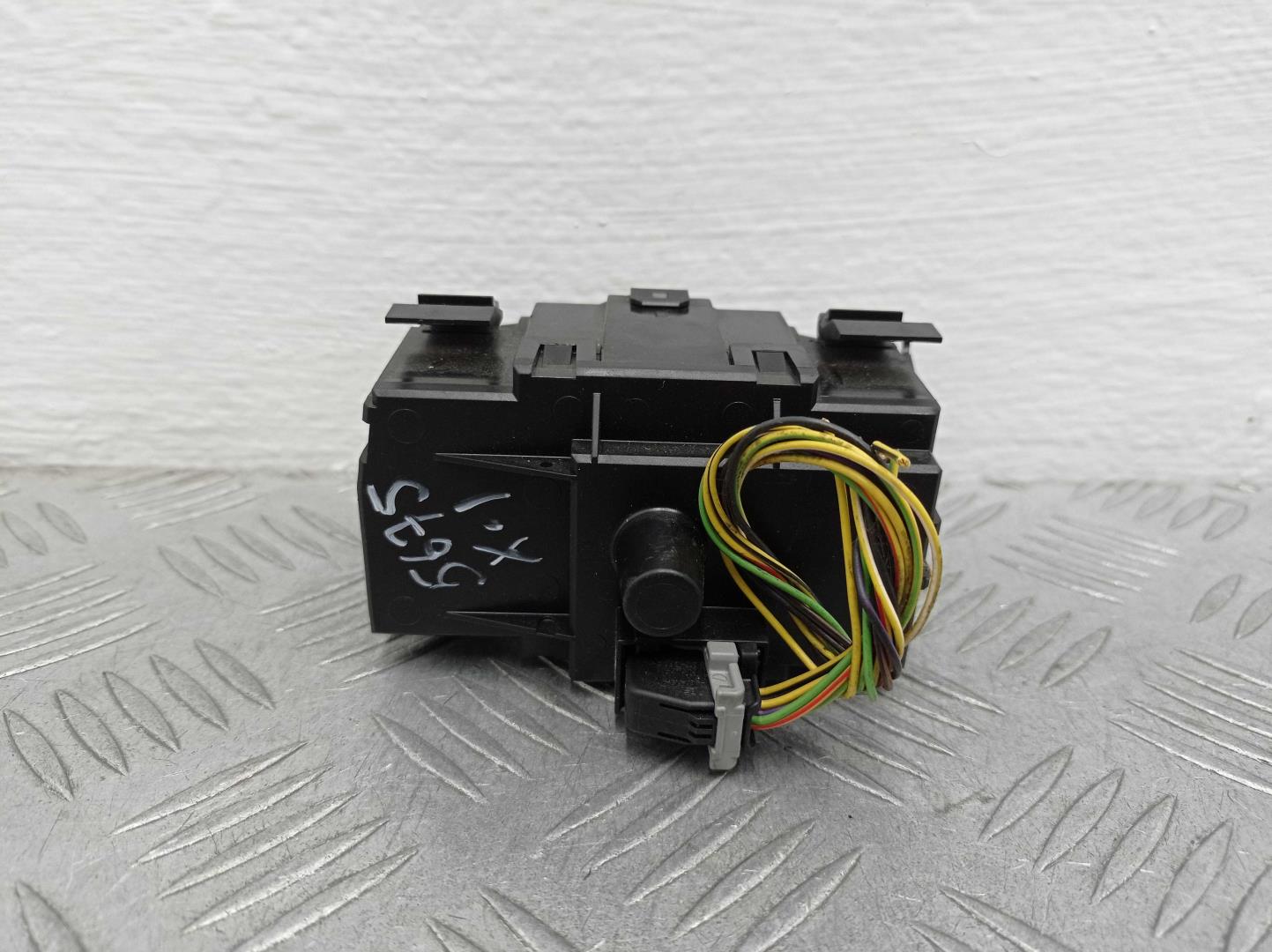 Переключатель света фар