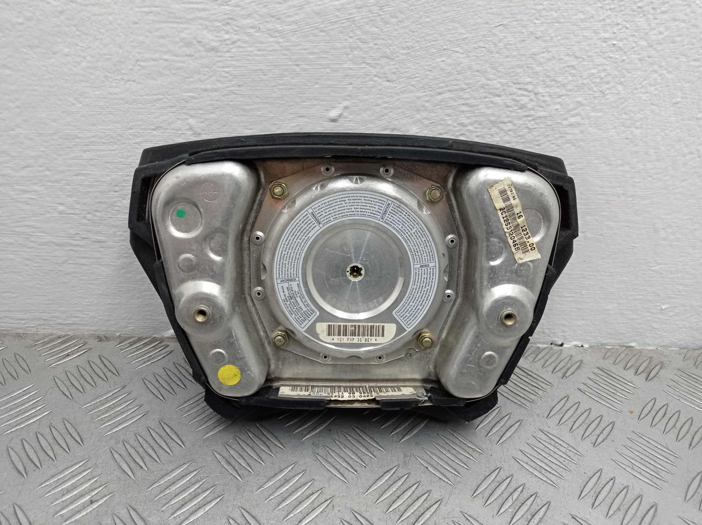 Подушка безопасности в рулевое колесо