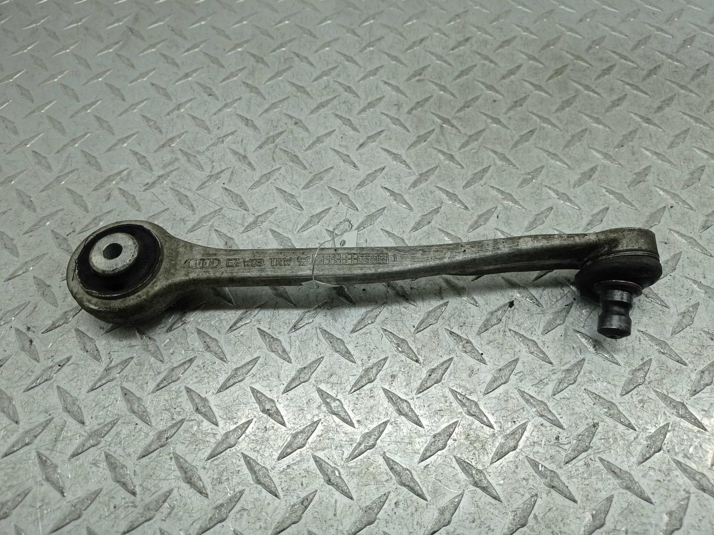 Рычаг передний верхний левый