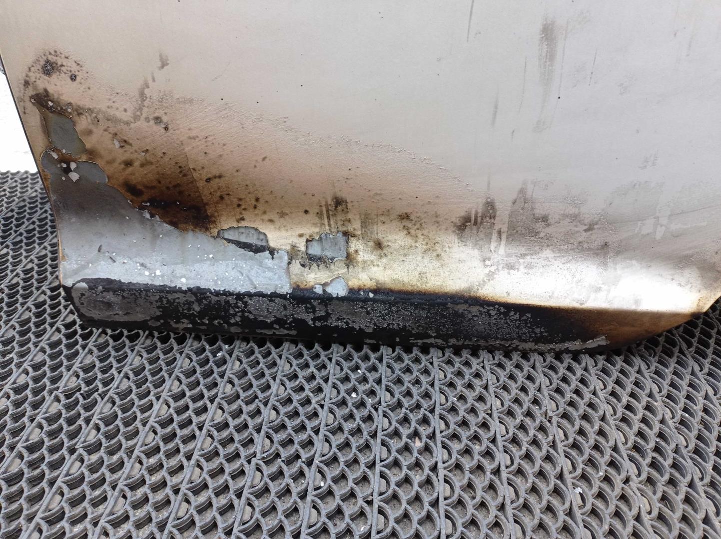 Петля двери