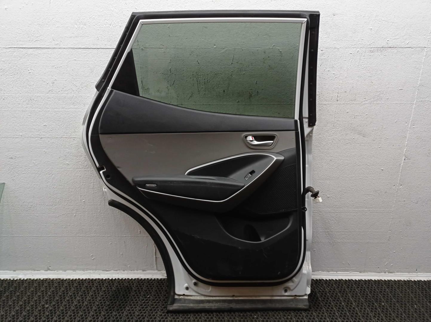 Замок двери задней левой