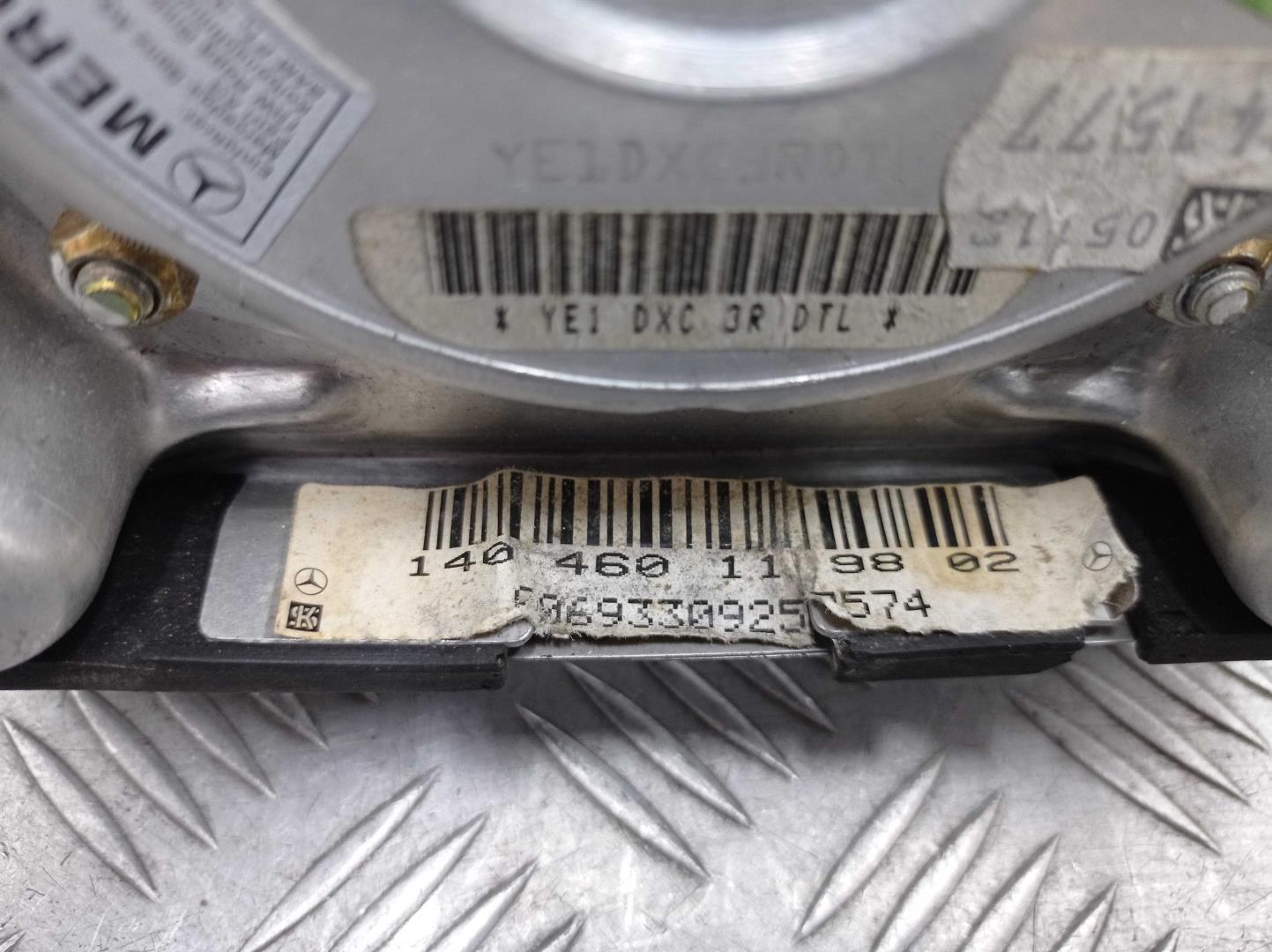 Подушка безопасности в рулевое колесо