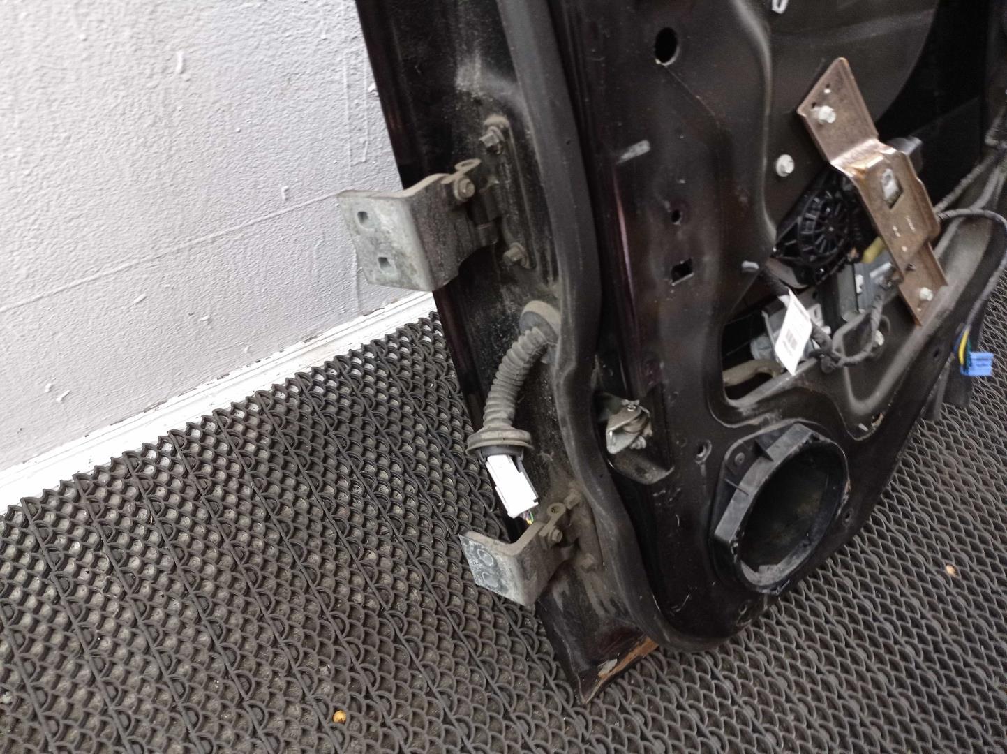 Ограничитель двери