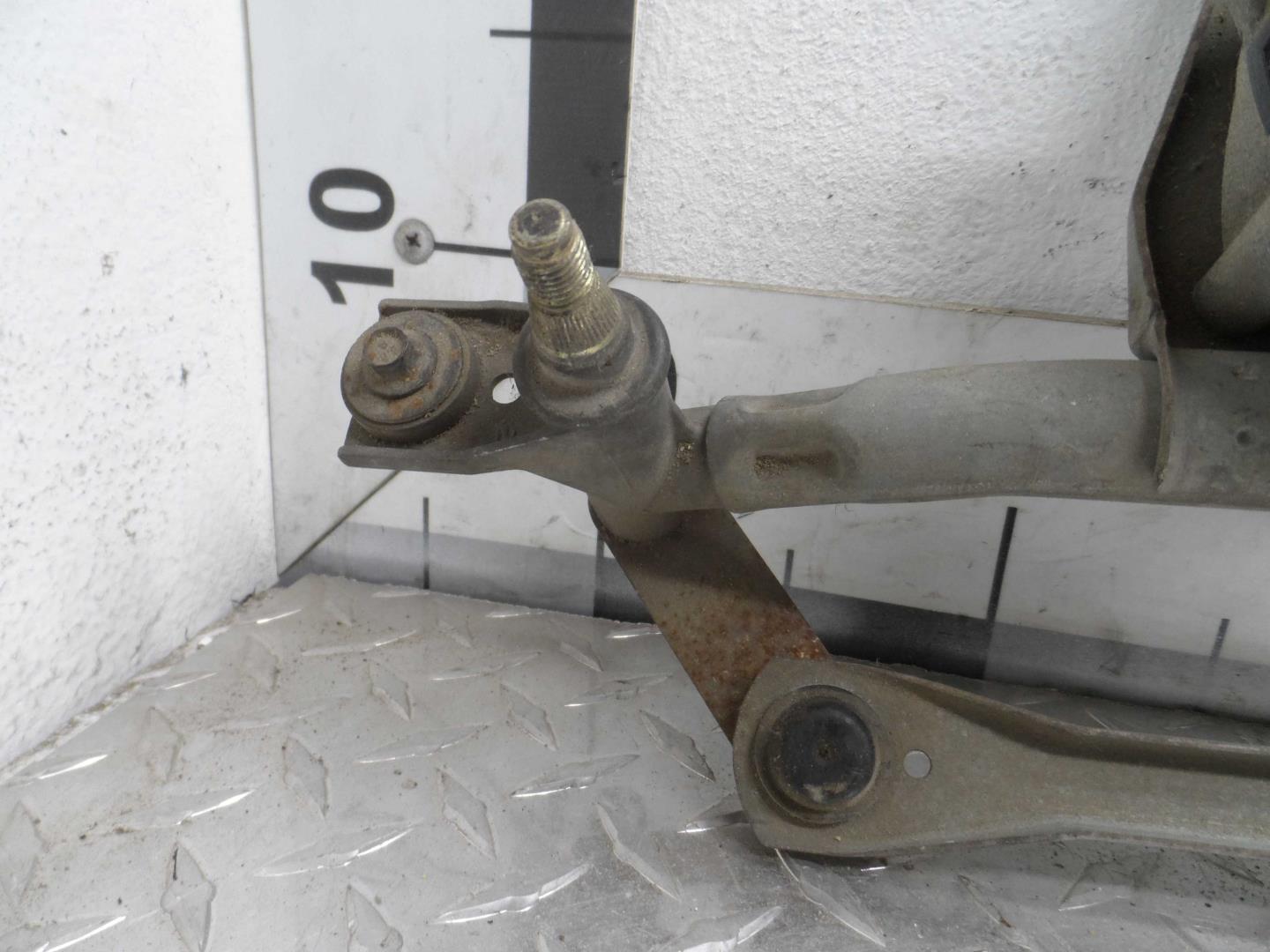 Трапеция стеклоочистителей