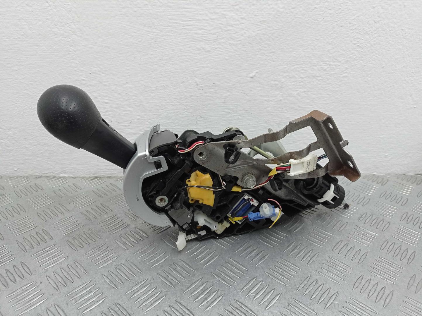 Кулиса МКПП / АКПП