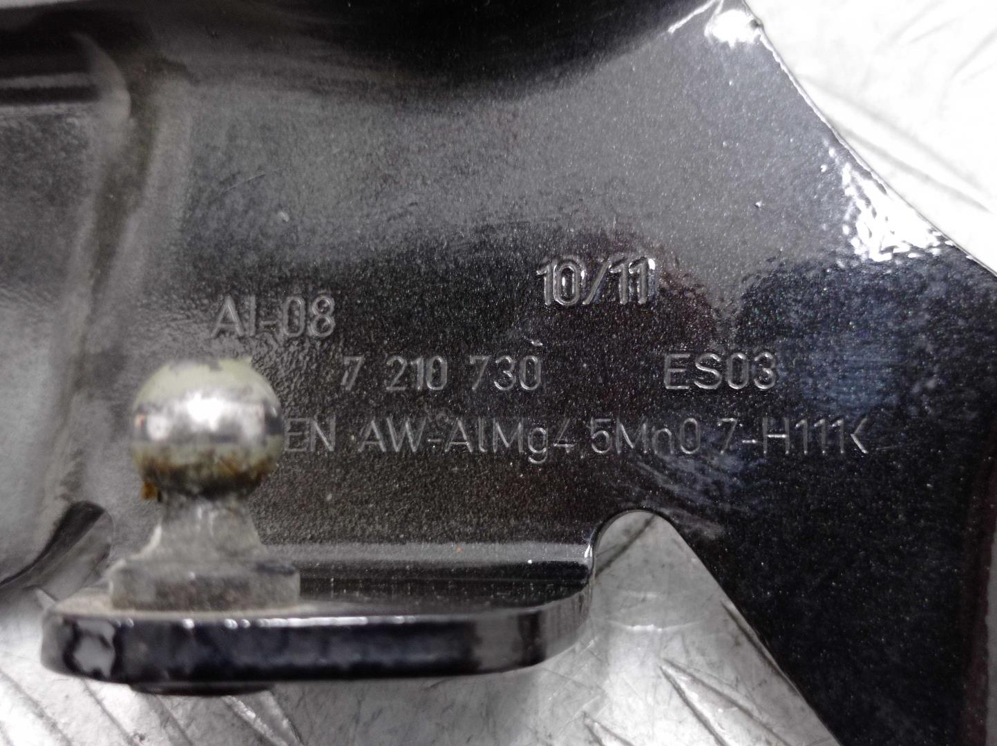 Петля капота правая