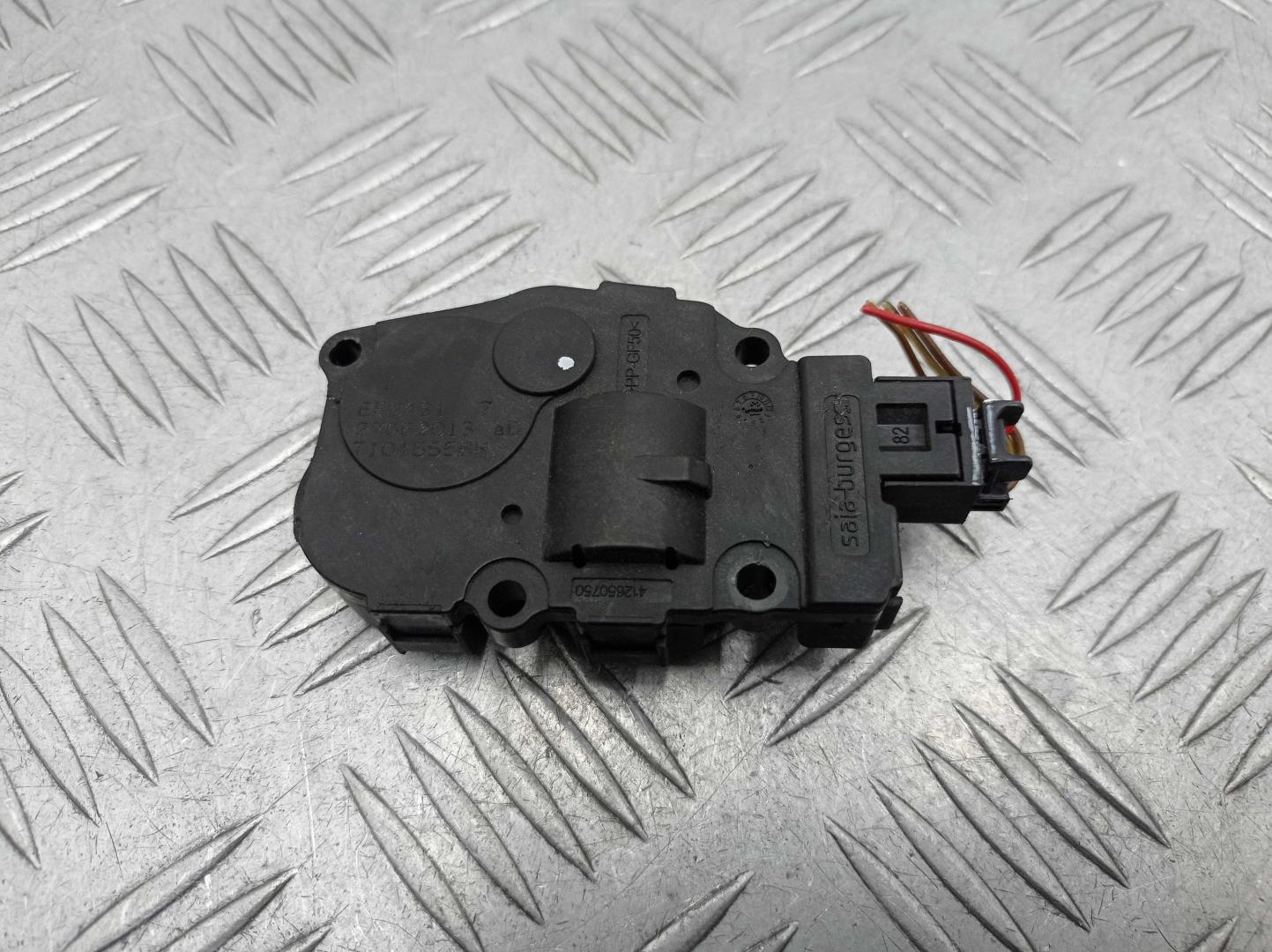 Моторчик заслонки печки