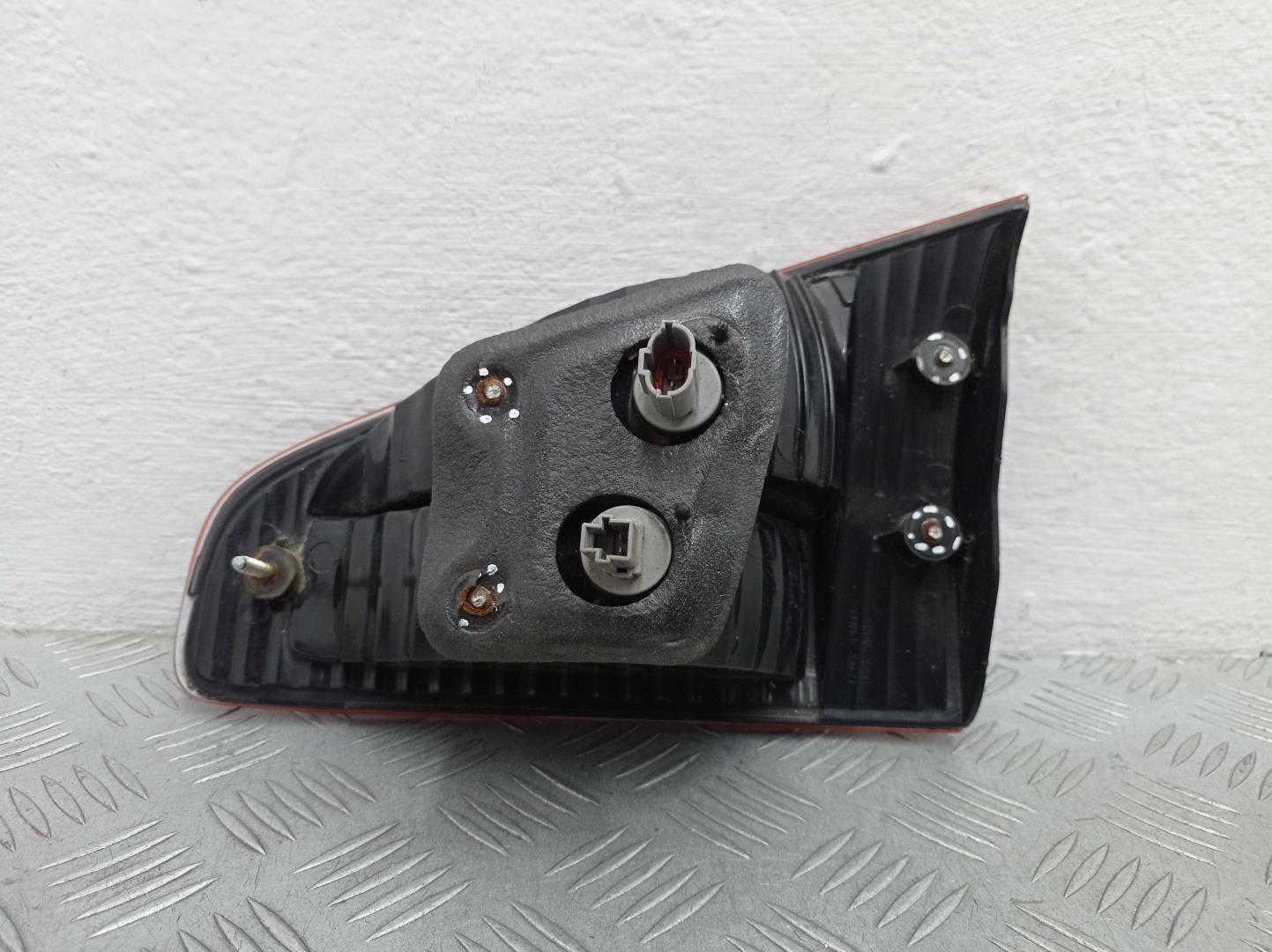 Фонарь задний внутренний левый